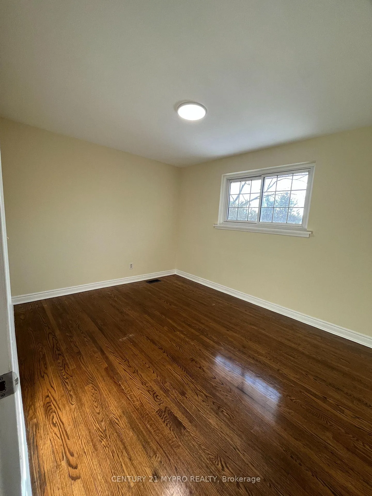 Photo 14 of 284 Hampton Heath Road, Burlington, Appleby — HOMEH