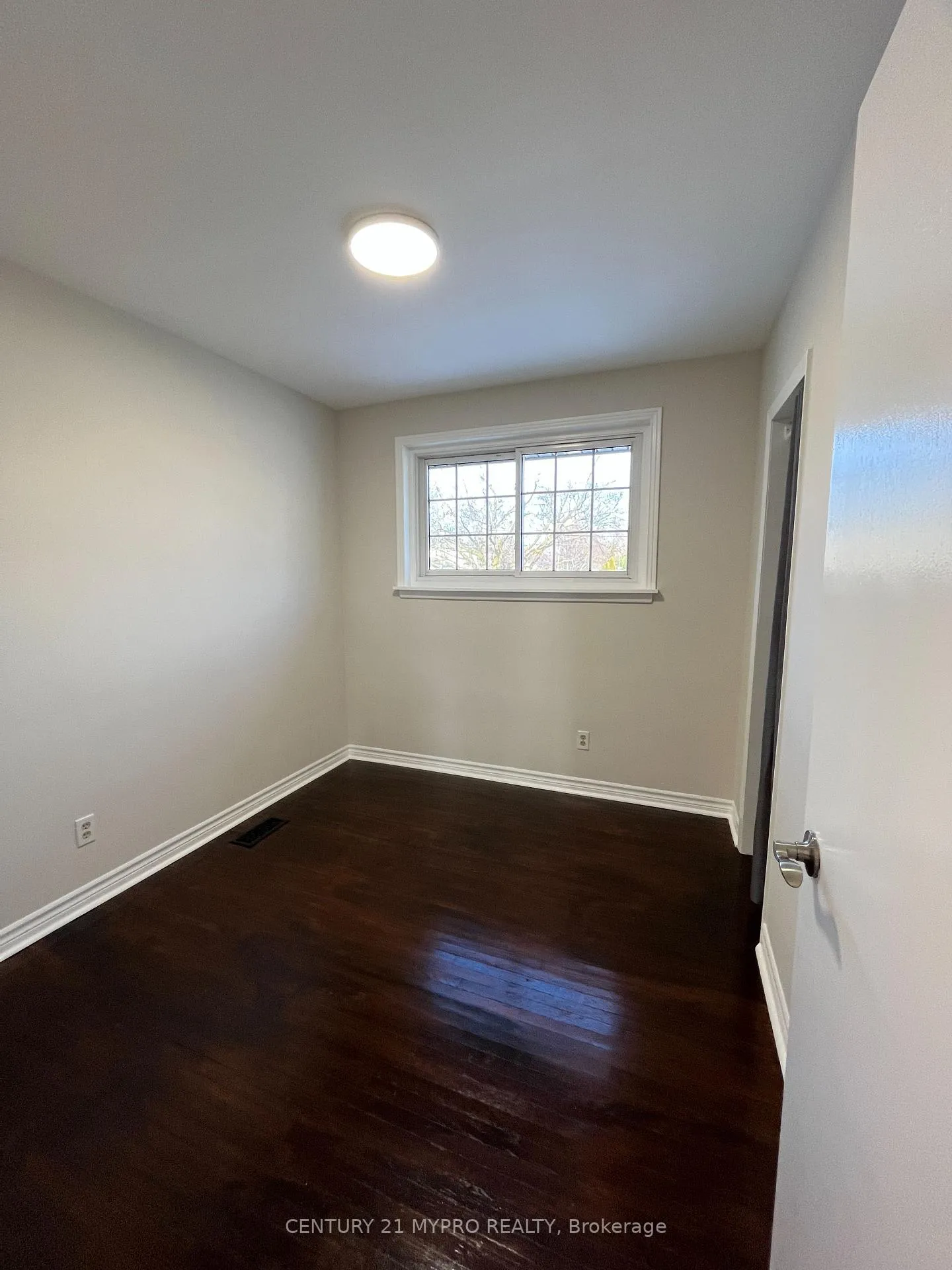Photo 16 of 284 Hampton Heath Road, Burlington, Appleby — HOMEH