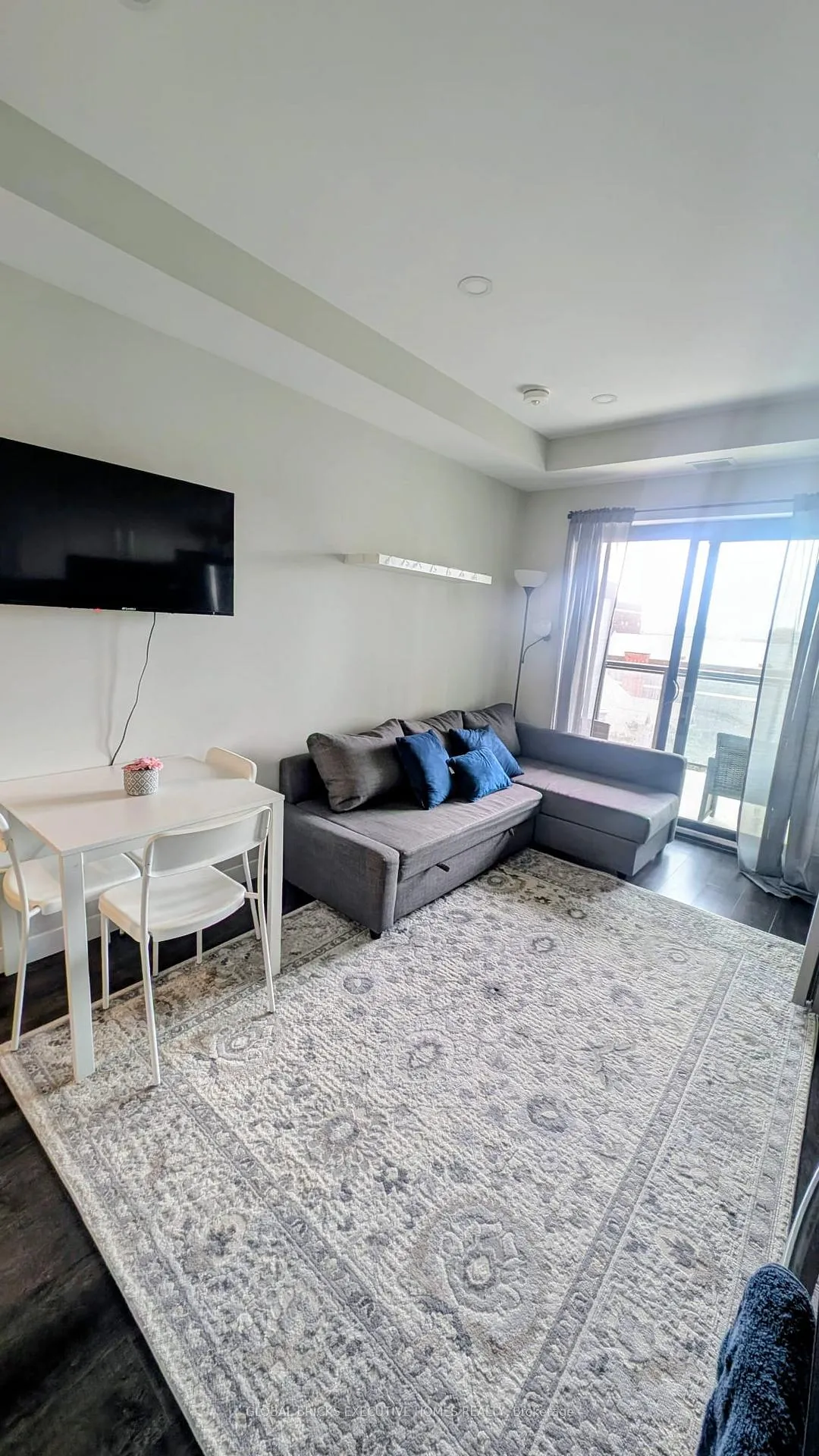 Front of Unit 706, 15 Queen Street S