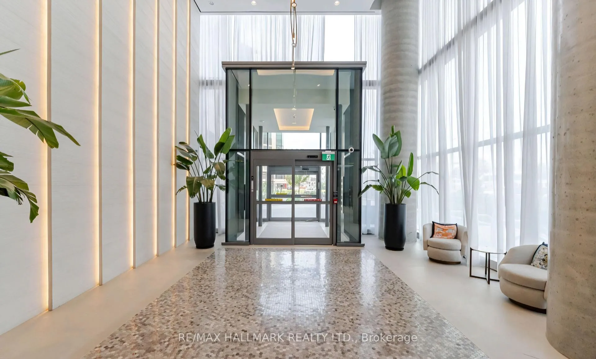 Photo 2 of Unit 101, 7890 Jane Street, Vaughan, Vaughan Corporate Centre — HOMEH