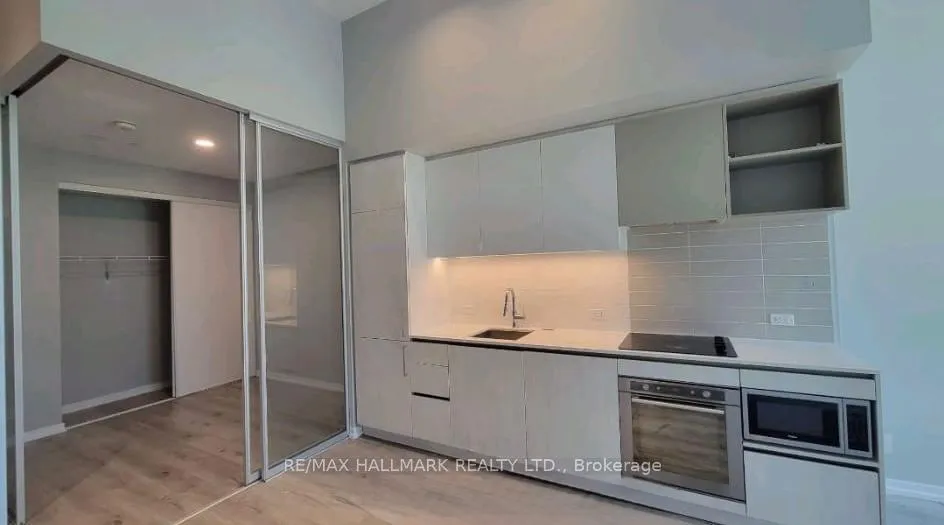 Photo 5 of Unit 101, 7890 Jane Street, Vaughan, Vaughan Corporate Centre — HOMEH