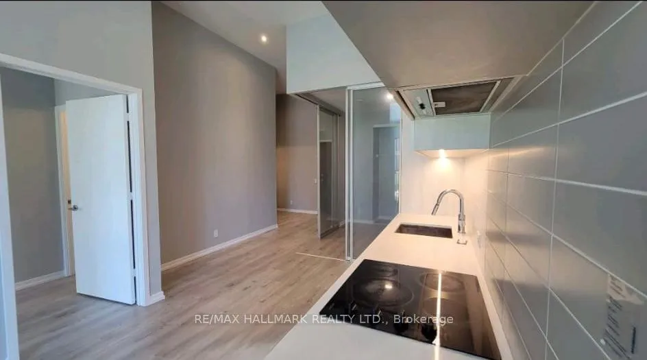 Photo 7 of Unit 101, 7890 Jane Street, Vaughan, Vaughan Corporate Centre — HOMEH