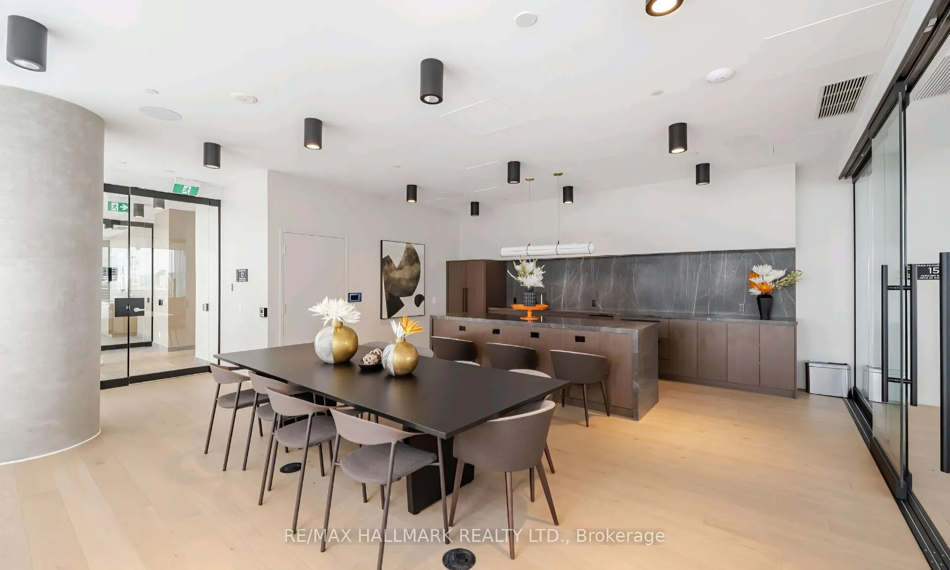 Photo 21 of Unit 101, 7890 Jane Street, Vaughan, Vaughan Corporate Centre — HOMEH