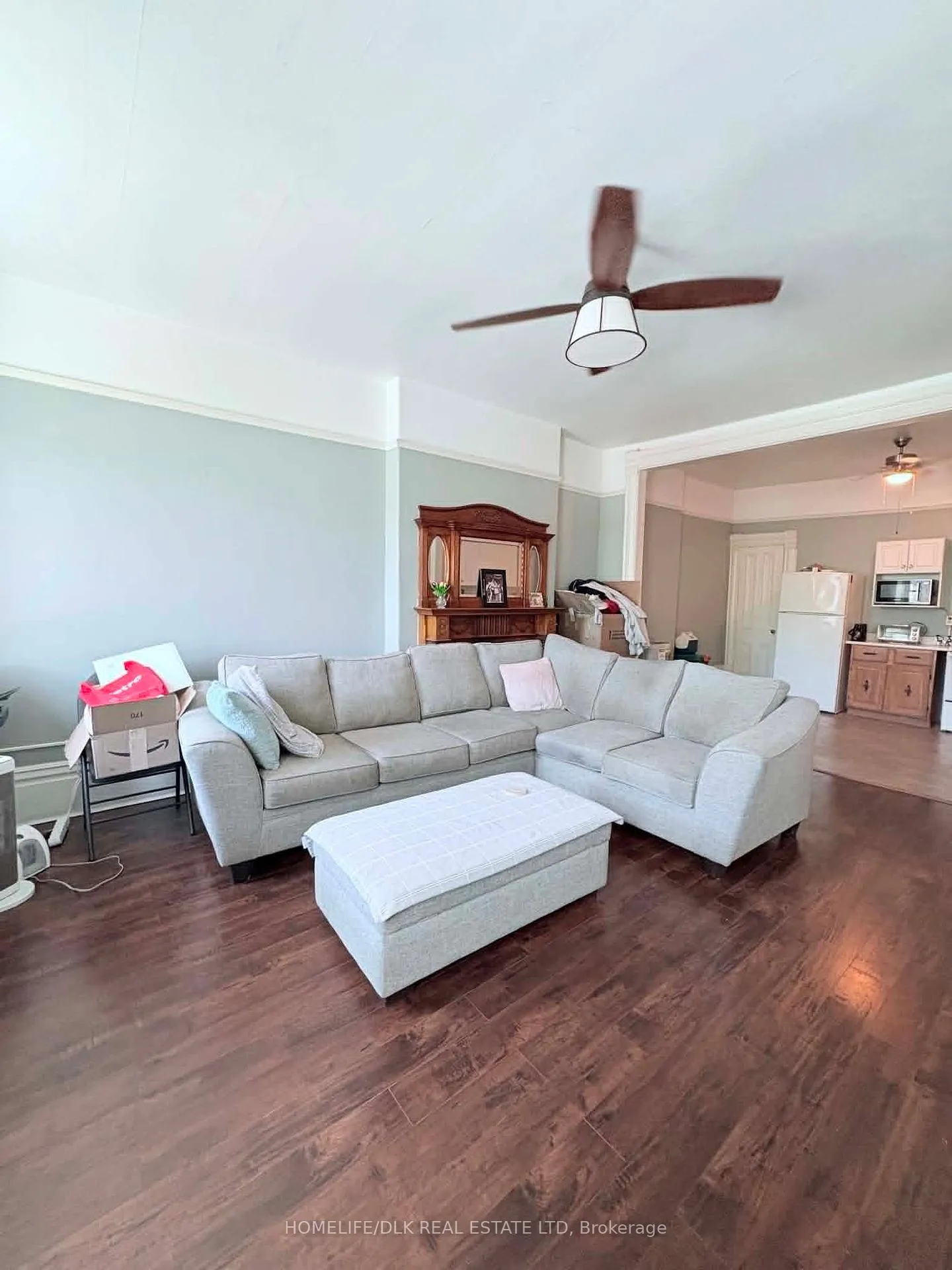 Front of Unit 1, 33 King Street W