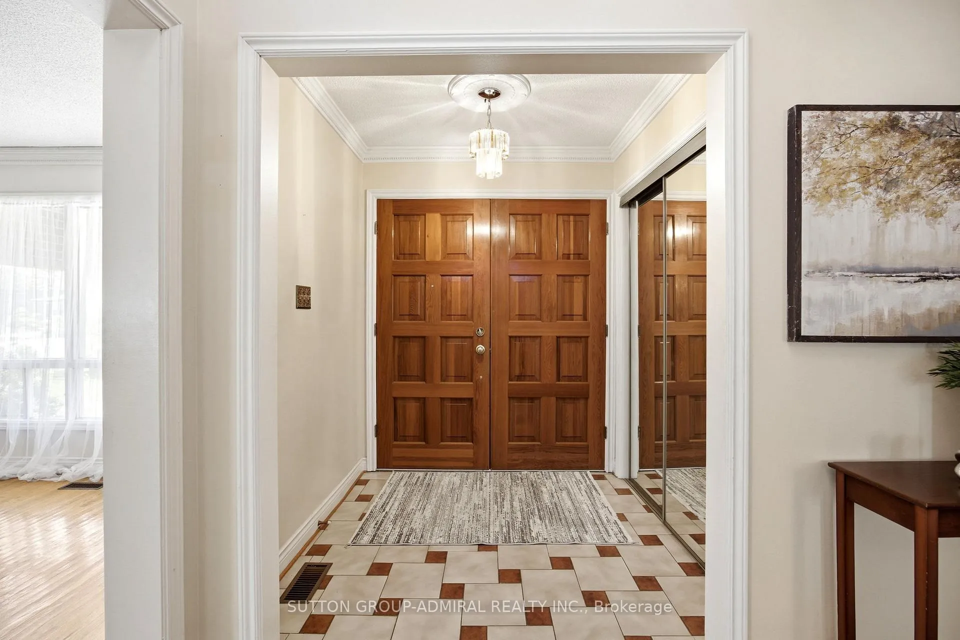 Photo 4 of 108 Benjamin Drive, Vaughan, East Woodbridge — HOMEH