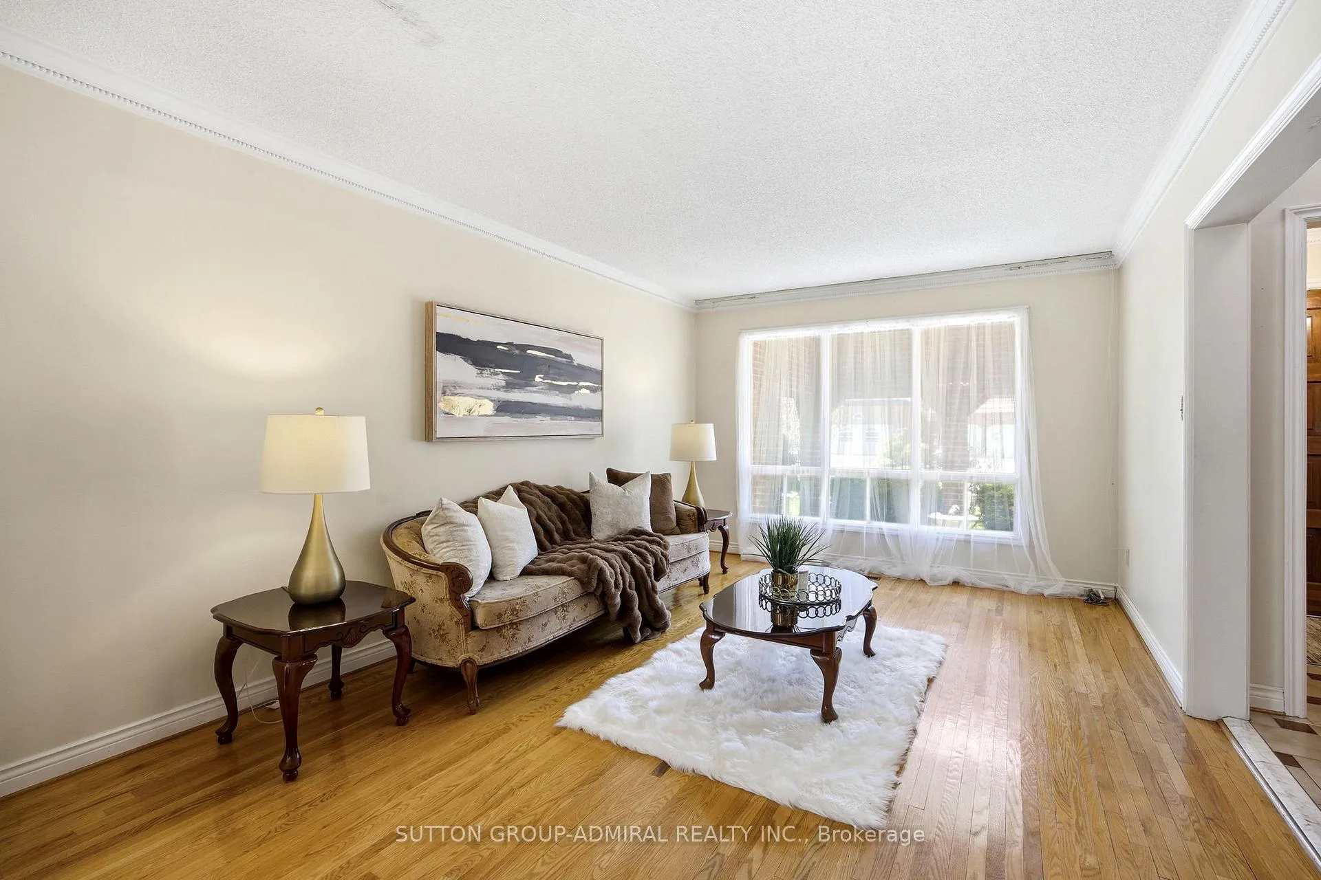 Photo 7 of 108 Benjamin Drive, Vaughan, East Woodbridge — HOMEH