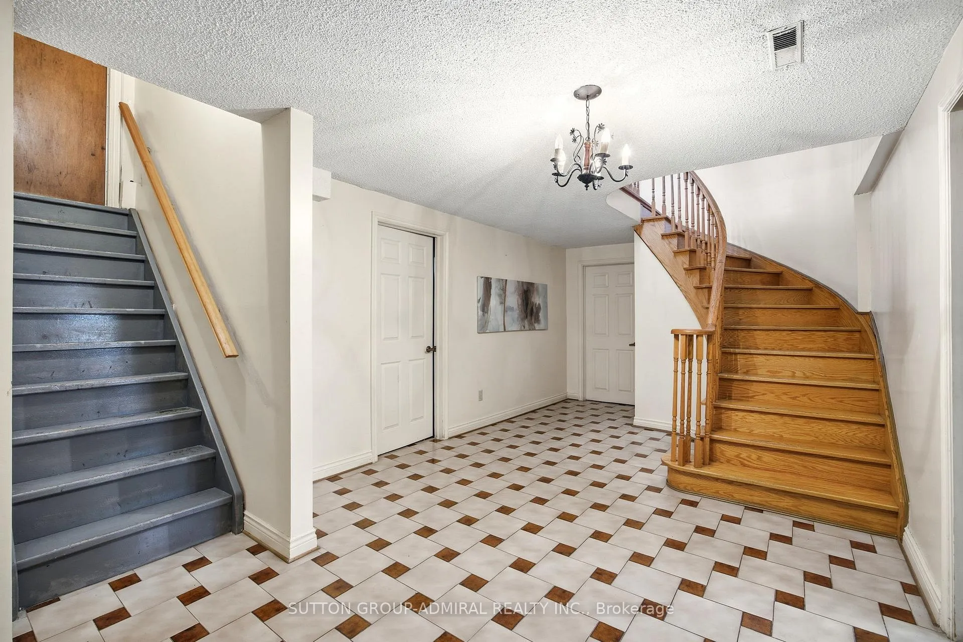 Photo 25 of 108 Benjamin Drive, Vaughan, East Woodbridge — HOMEH