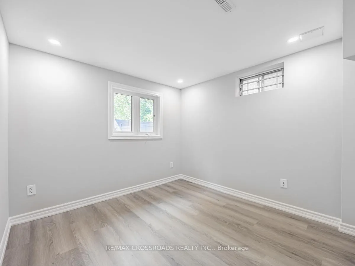Photo 3 of 59 Bonnydon Crescent, Scarborough, Rouge — HOMEH
