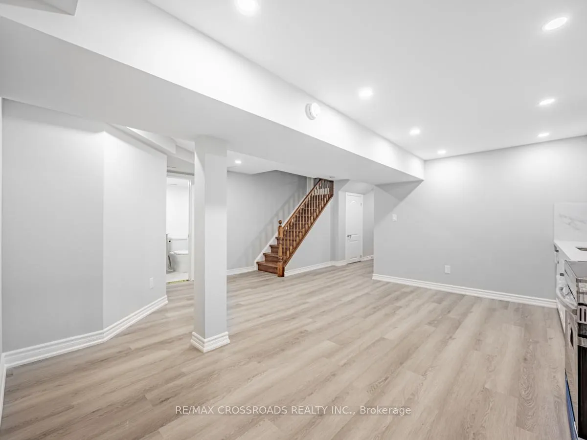 Photo 10 of 59 Bonnydon Crescent, Scarborough, Rouge — HOMEH