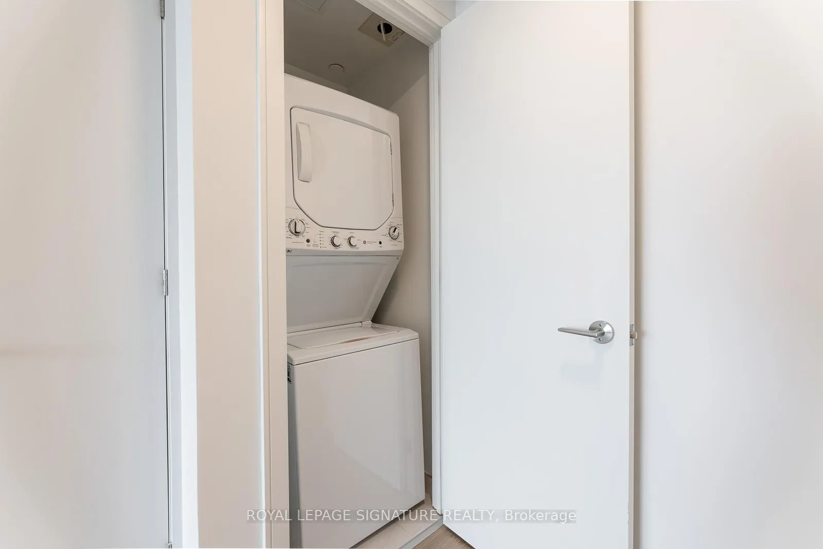 Photo 2 of Unit 526, 86 Dundas Street E, Mississauga, Cooksville — HOMEH