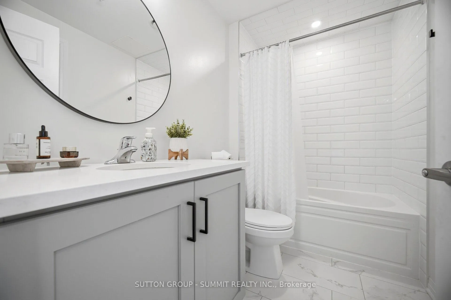 Photo 13 of Unit 410, 1105 Leger Way, Milton, Ford — HOMEH