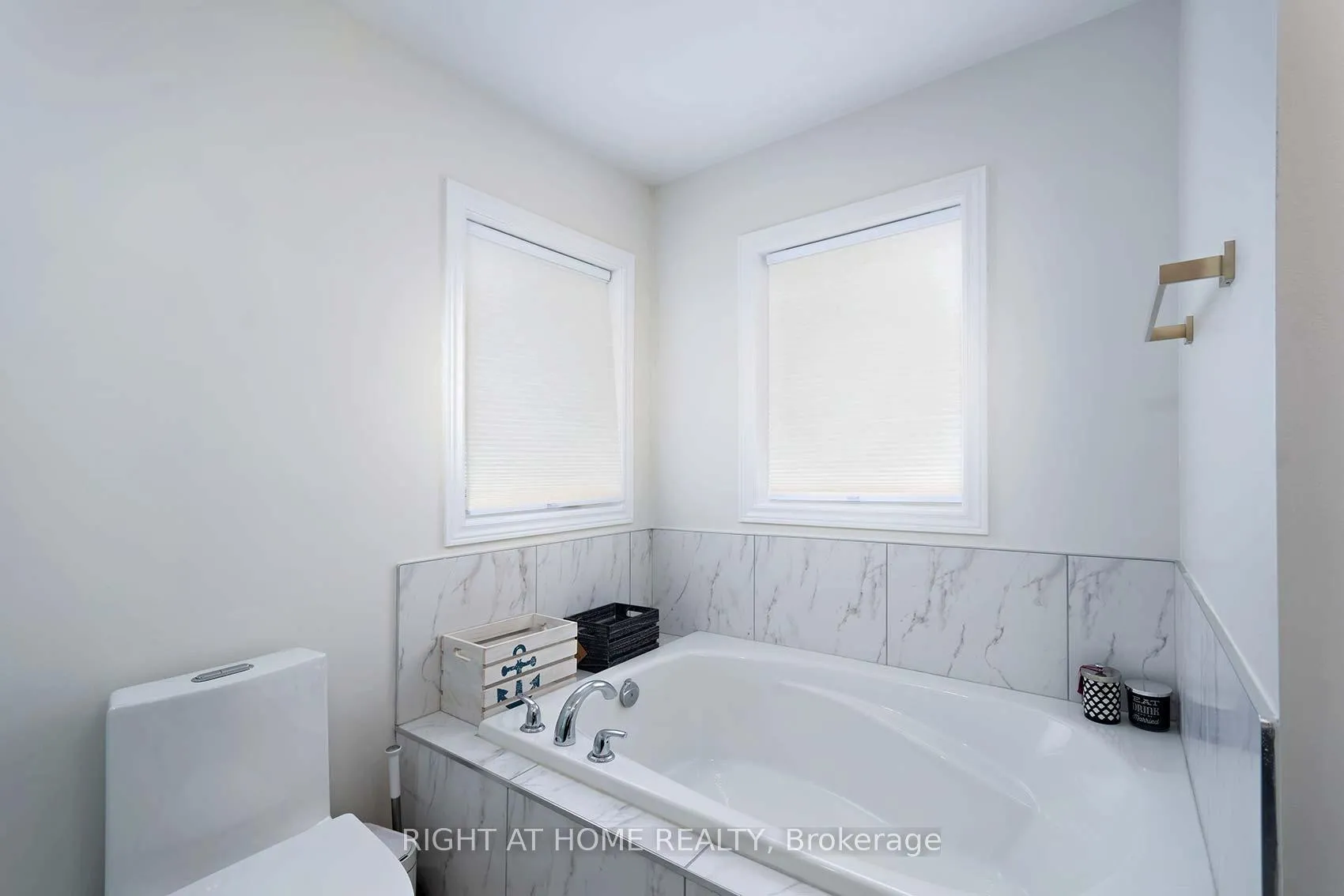 Photo 27 of 4437 Saw Mill Drive, Niagara Falls, Lyons Creek — HOMEH