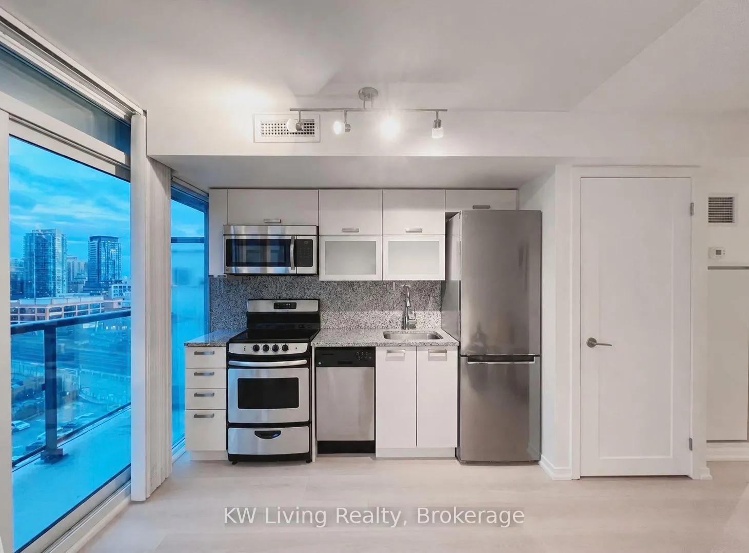 Photo 8 of Unit 1211E, 36 Lisgar Street, Toronto, Little Portugal — HOMEH