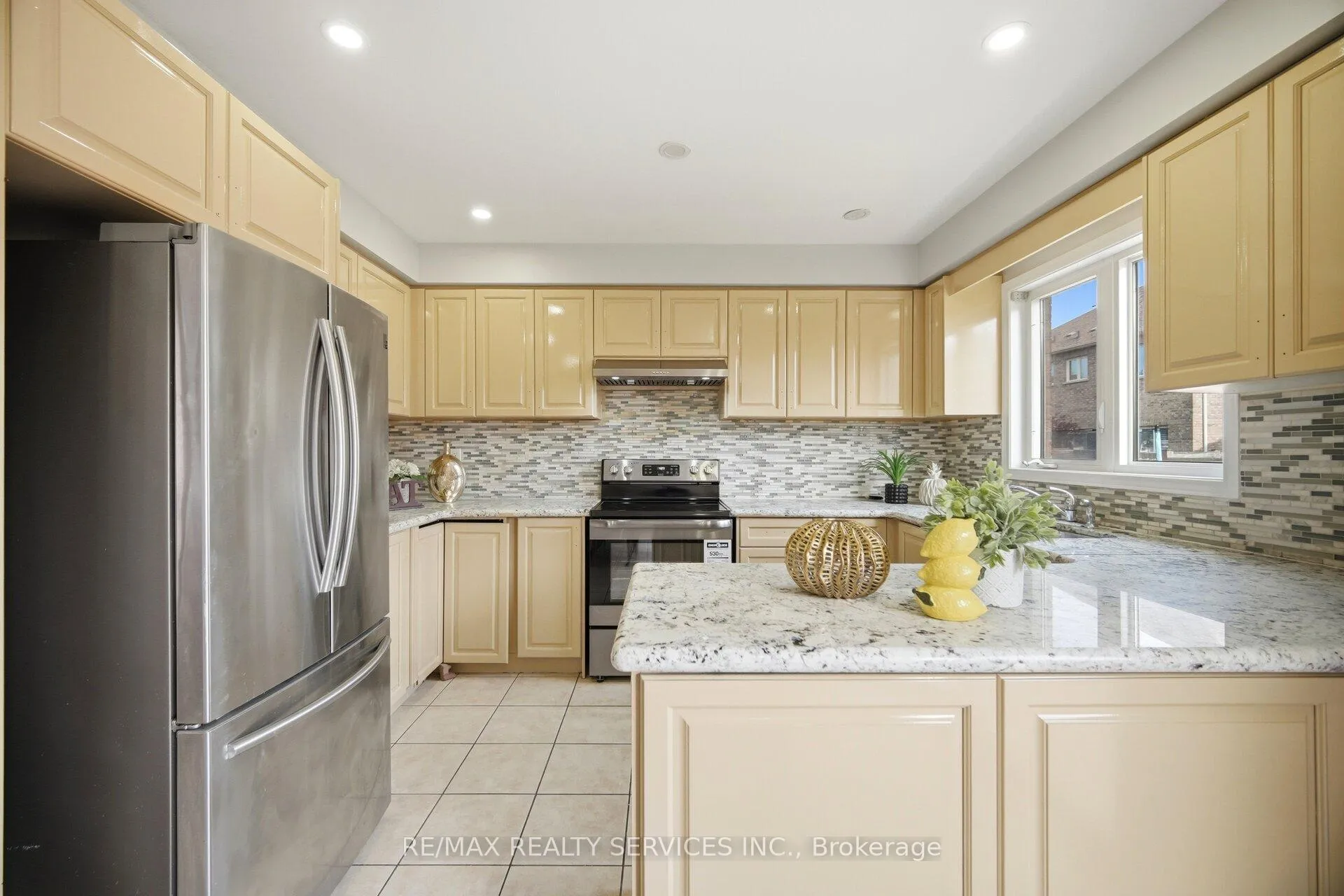 Photo 2 of 84 Pomell Trail, Brampton, Bram East — HOMEH