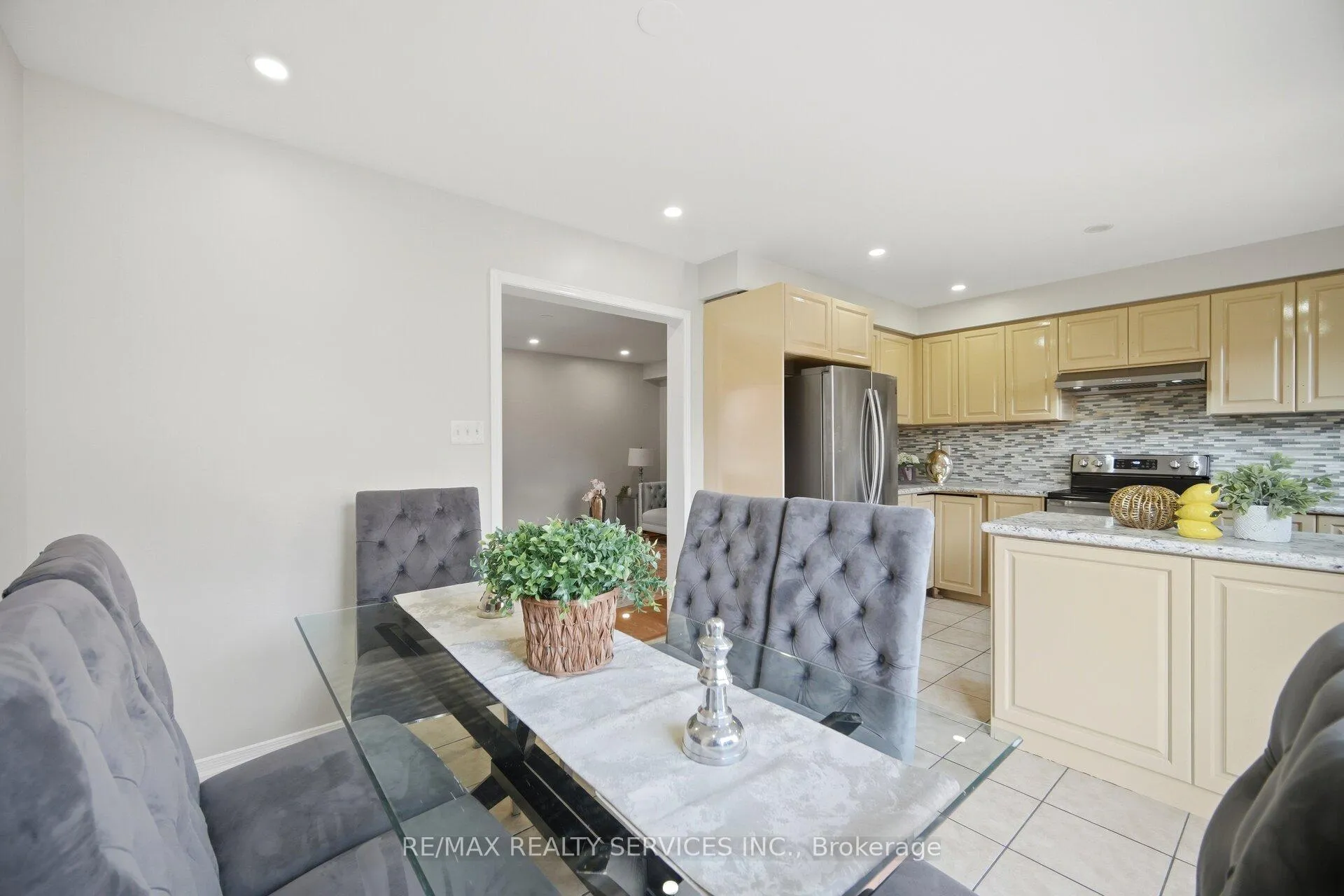 Photo 16 of 84 Pomell Trail, Brampton, Bram East — HOMEH