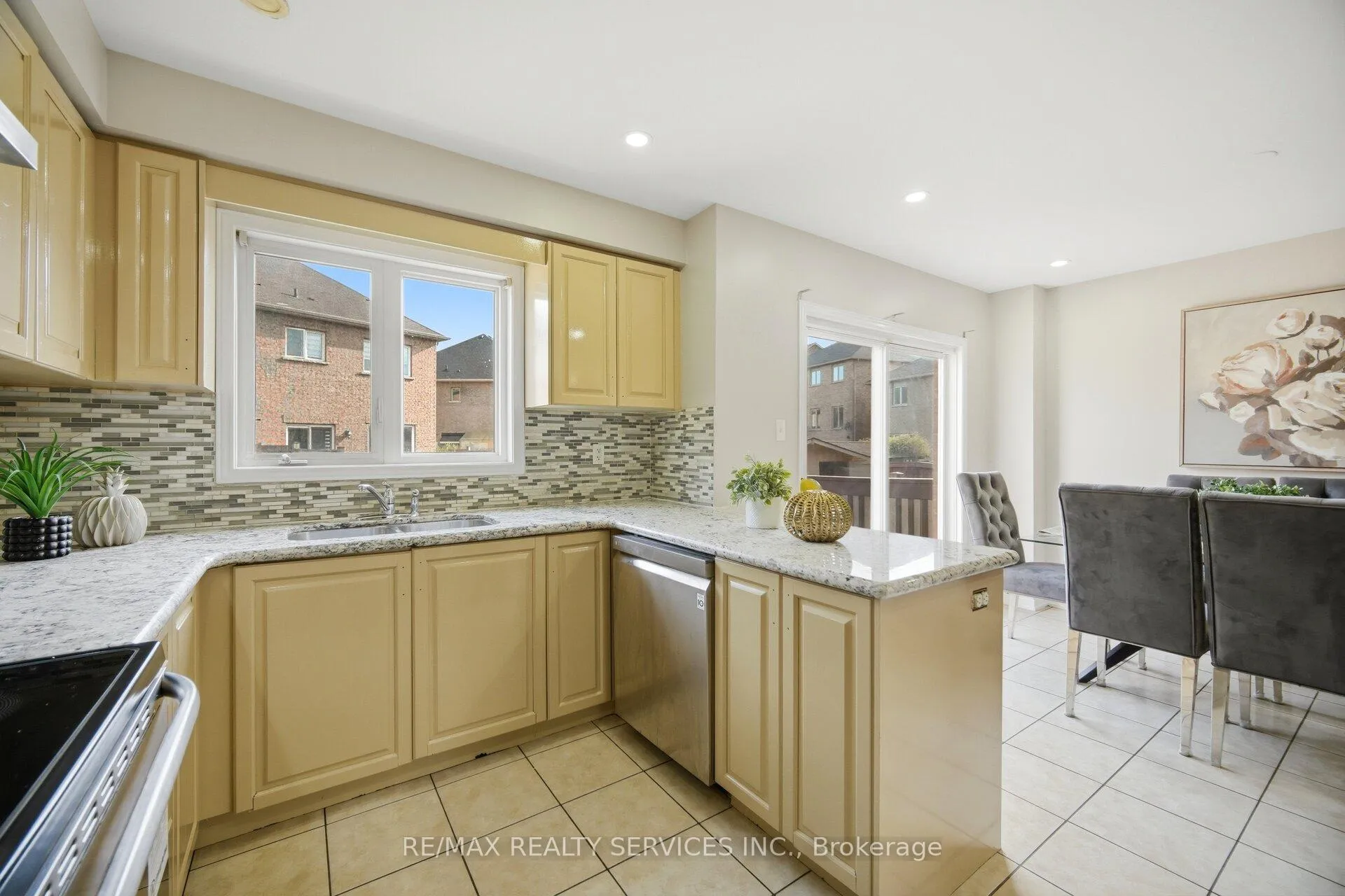 Photo 18 of 84 Pomell Trail, Brampton, Bram East — HOMEH