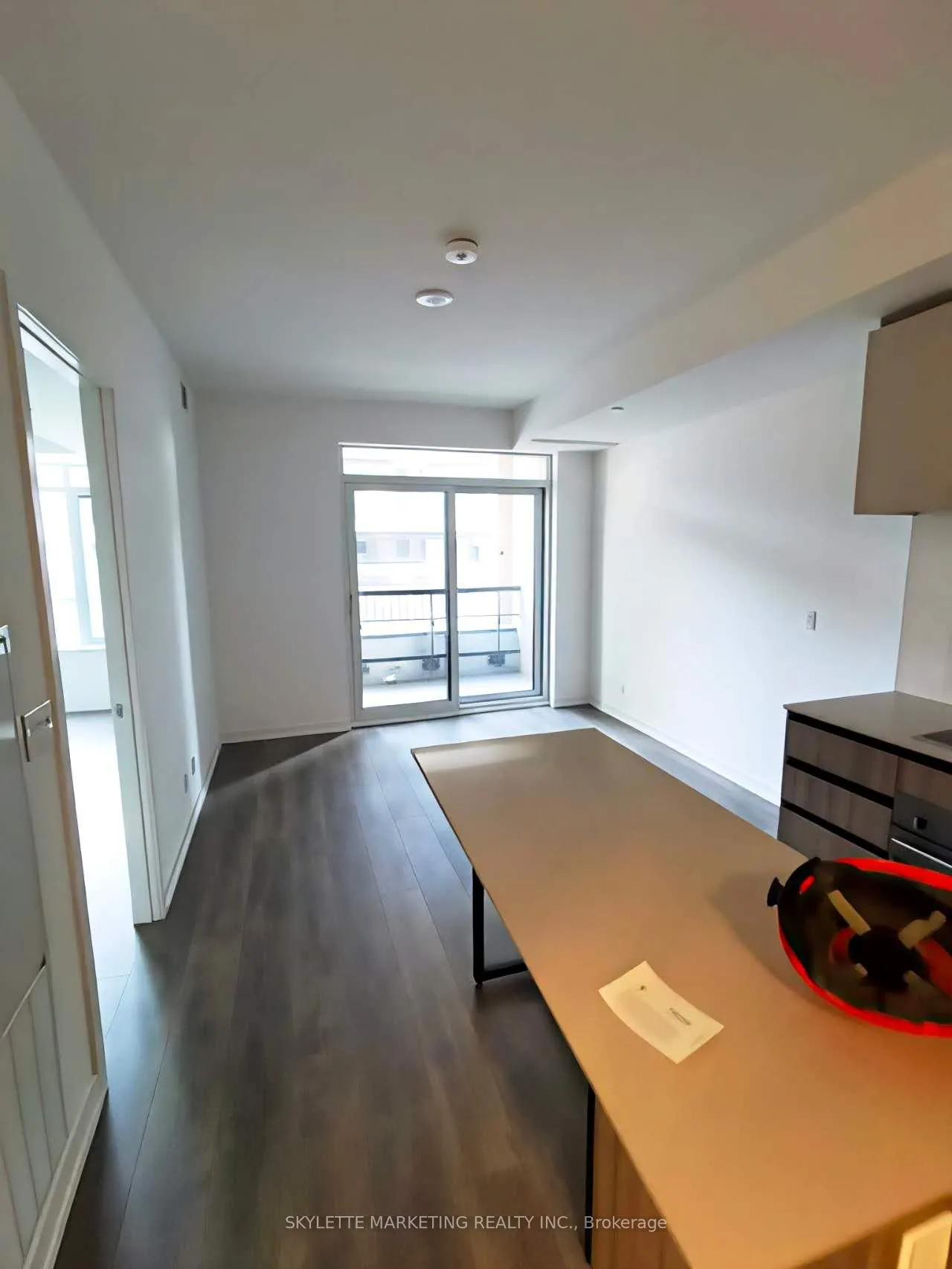 Photo 3 of Unit D-321, 8 Beverley Glen Boulevard, Vaughan, Beverley Glen — HOMEH