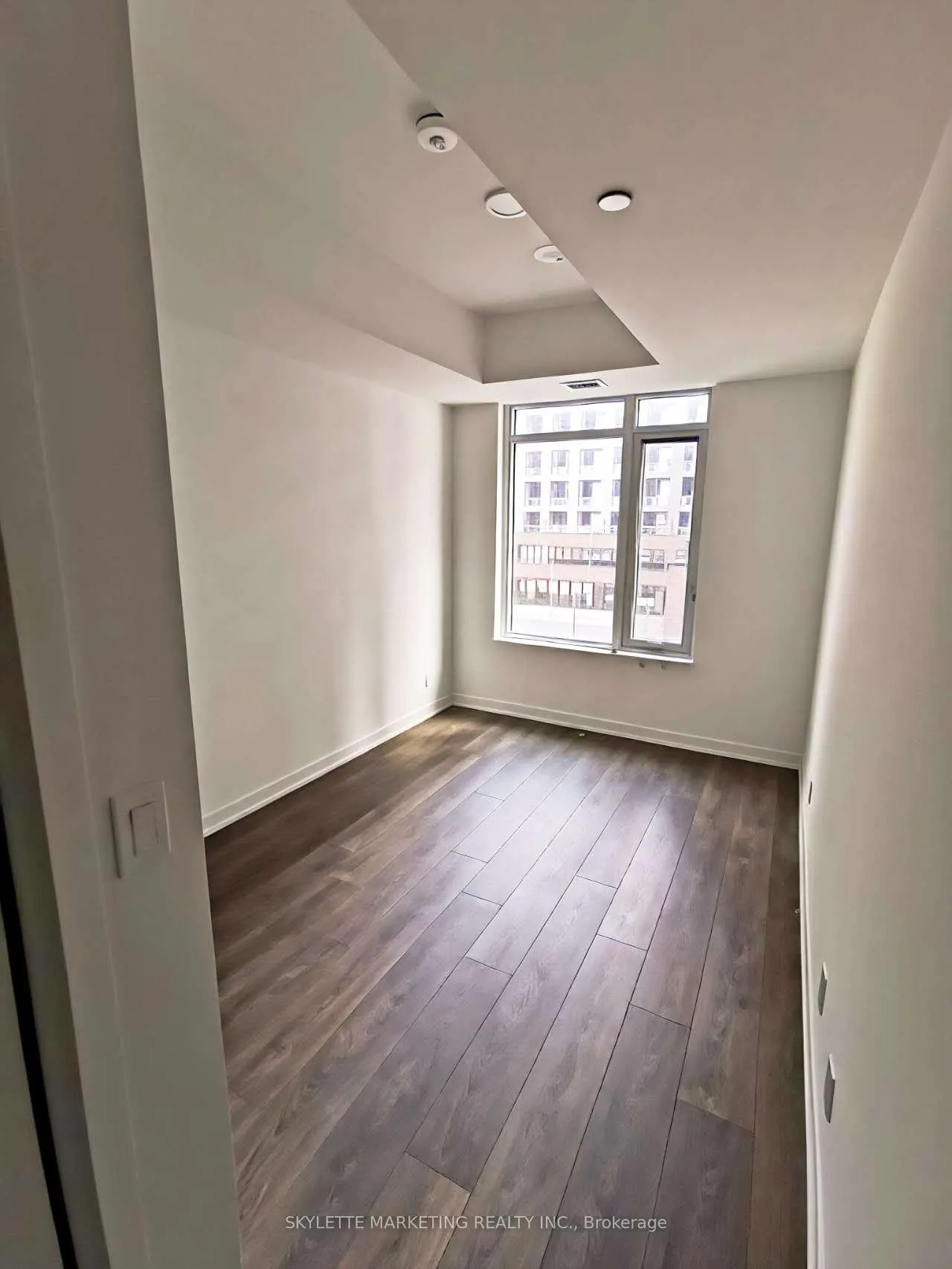 Photo 5 of Unit D-321, 8 Beverley Glen Boulevard, Vaughan, Beverley Glen — HOMEH