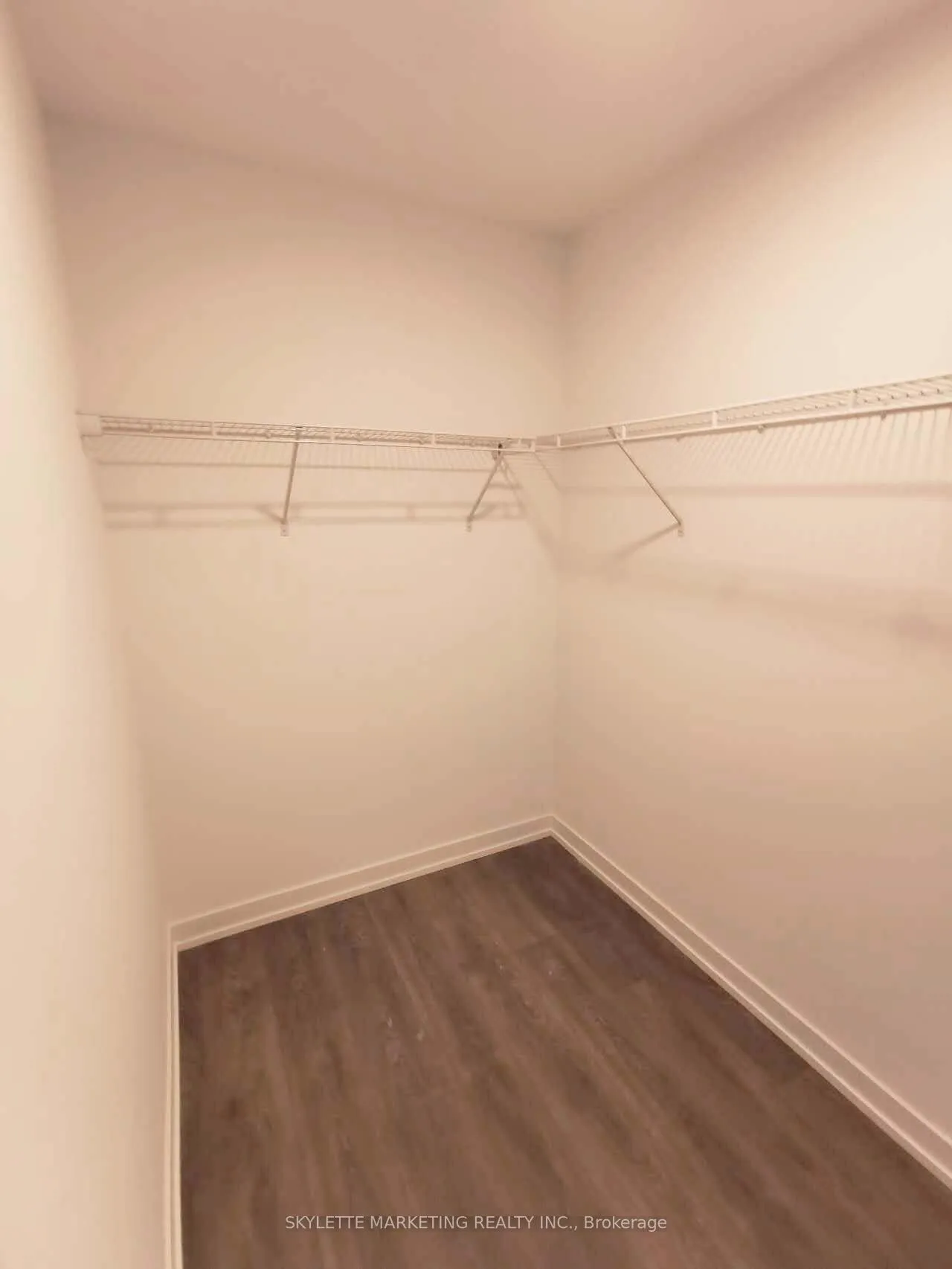 Photo 6 of Unit D-321, 8 Beverley Glen Boulevard, Vaughan, Beverley Glen — HOMEH