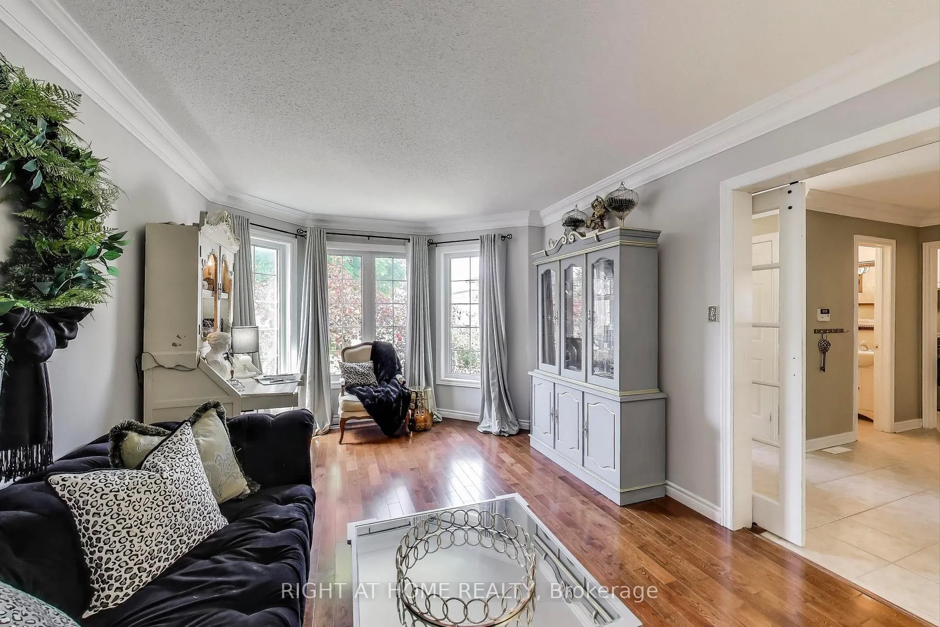 Photo 3 of 55 Knupp Road, Barrie, Edgehill Drive — HOMEH