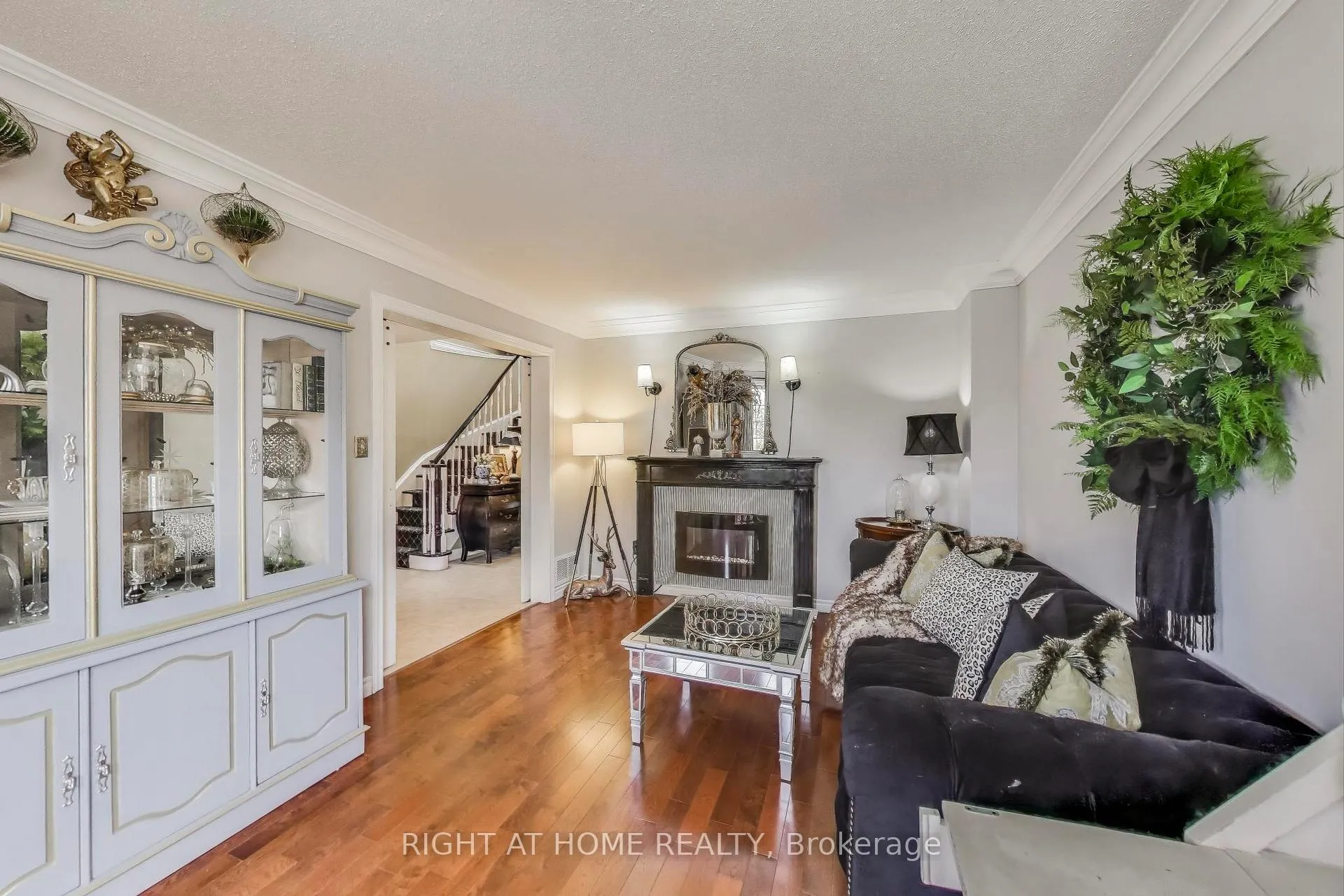 Photo 4 of 55 Knupp Road, Barrie, Edgehill Drive — HOMEH