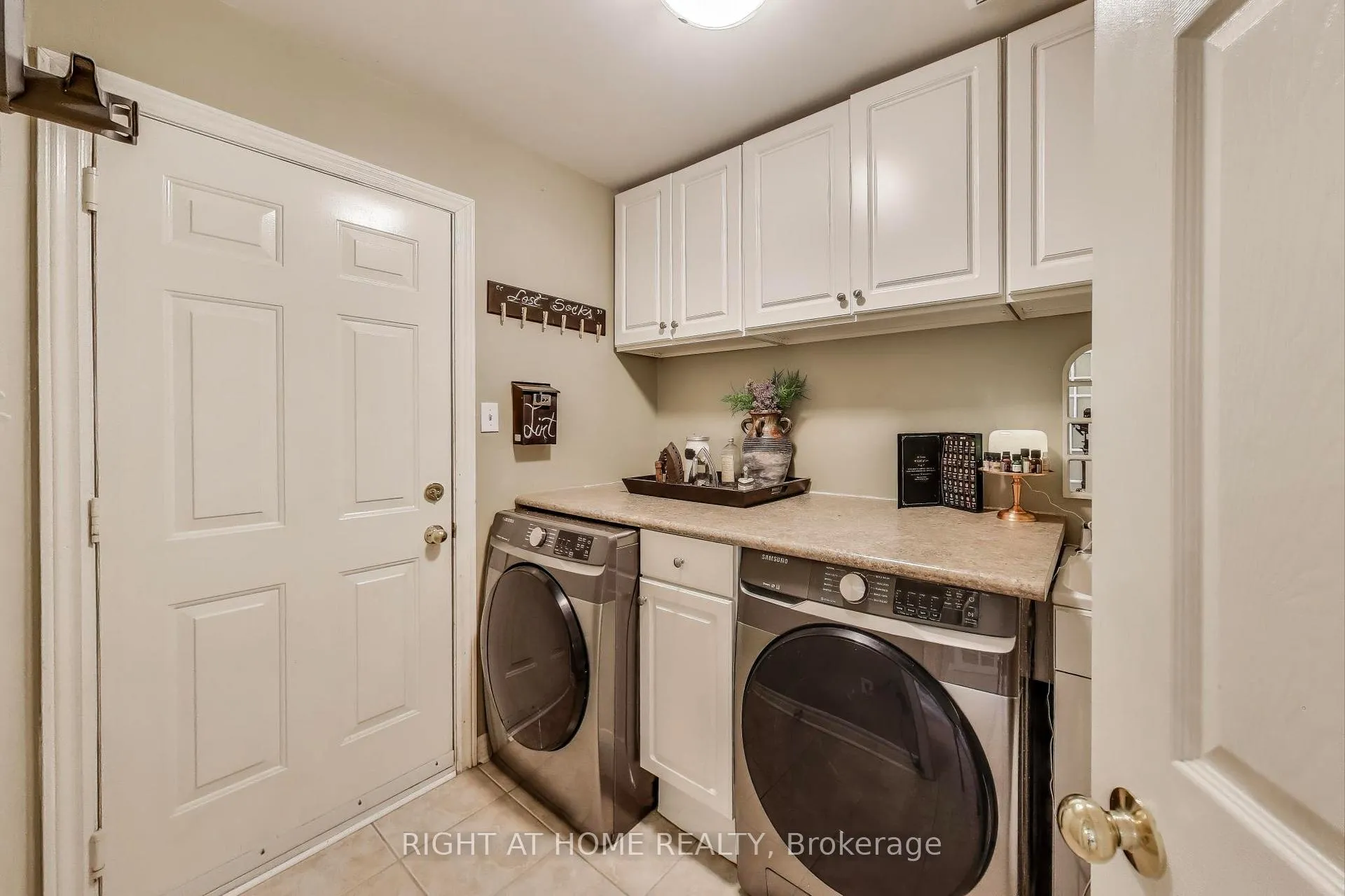 Photo 12 of 55 Knupp Road, Barrie, Edgehill Drive — HOMEH