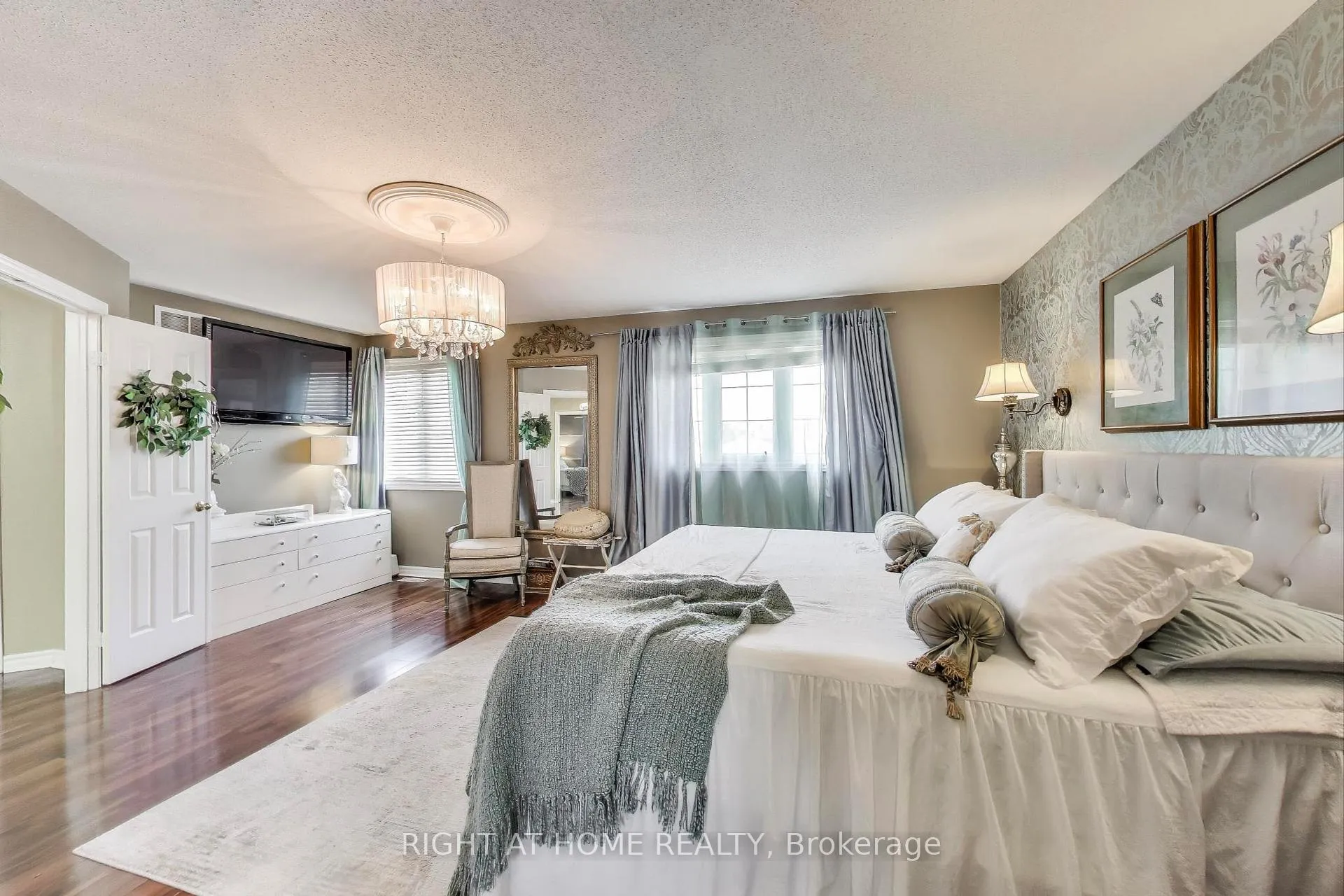Photo 16 of 55 Knupp Road, Barrie, Edgehill Drive — HOMEH