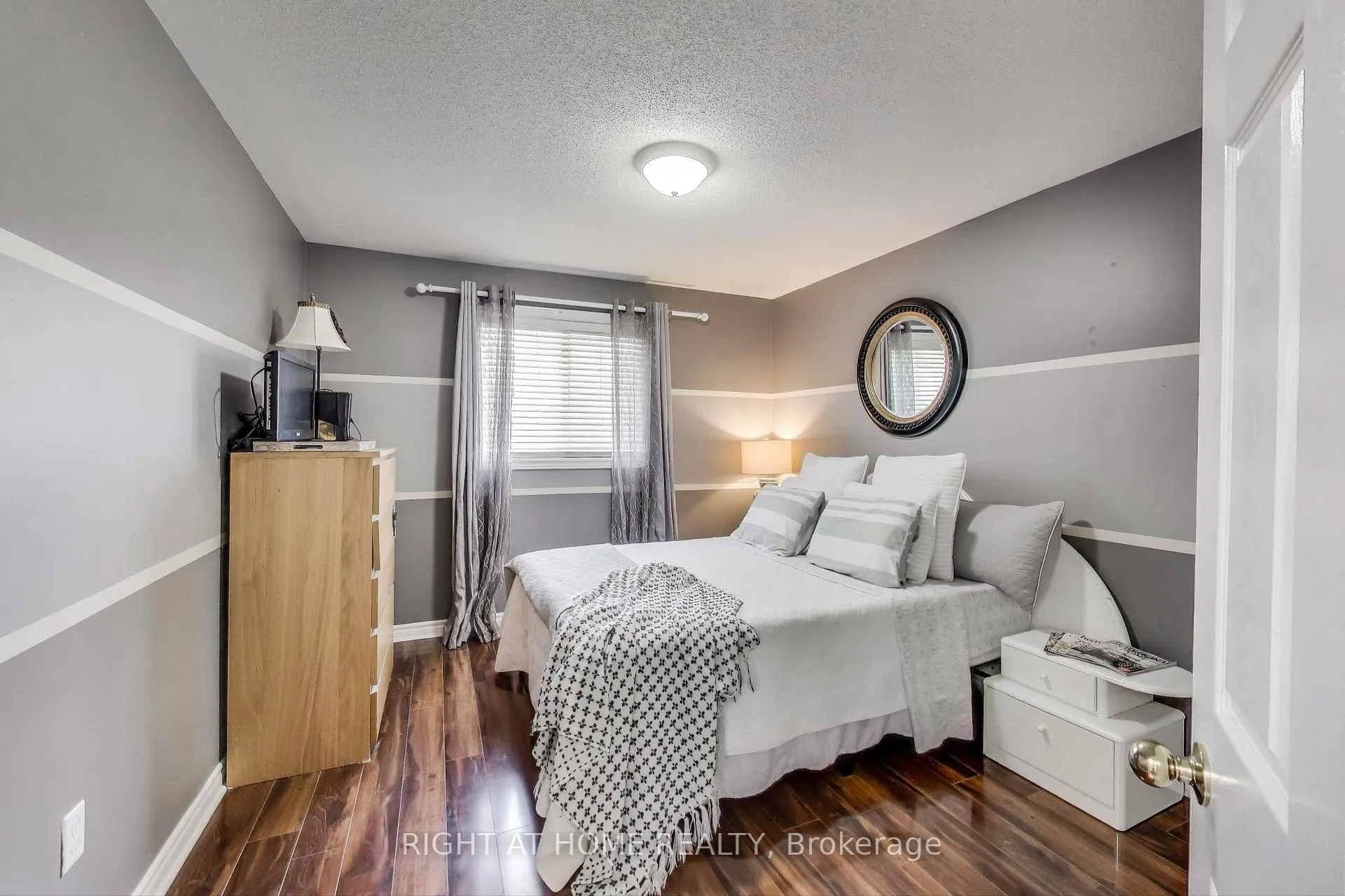 Photo 18 of 55 Knupp Road, Barrie, Edgehill Drive — HOMEH