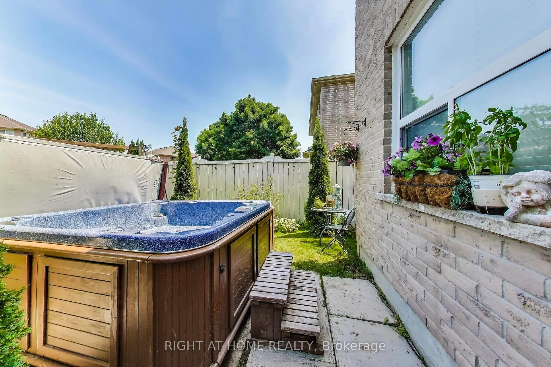 Photo 24 of 55 Knupp Road, Barrie, Edgehill Drive — HOMEH