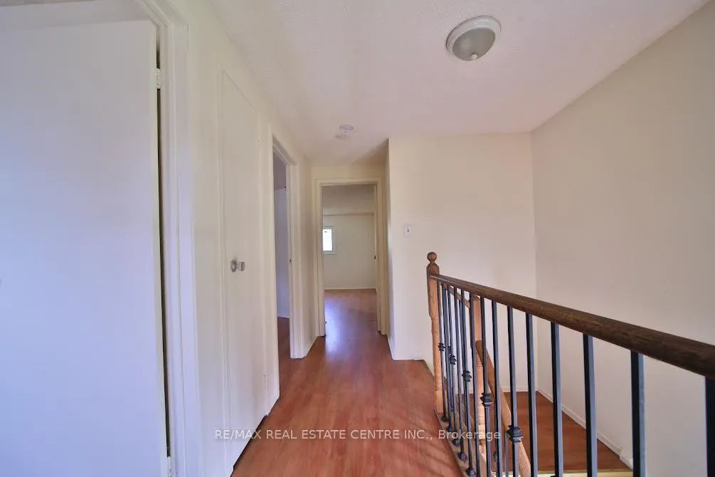 Photo 13 of 2 Roehampton Crescent, Brampton, Brampton South — HOMEH