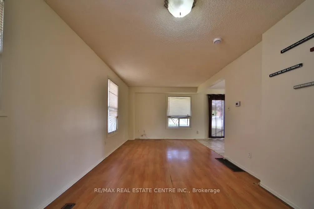 Photo 15 of 2 Roehampton Crescent, Brampton, Brampton South — HOMEH