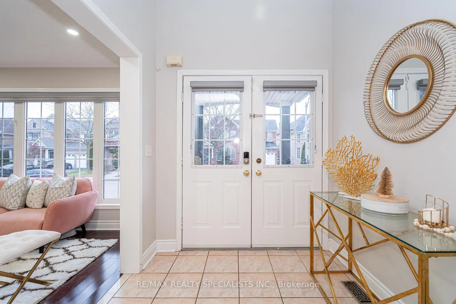 Photo 5 of 30 Bowsfield Drive, Brampton, Vales of Castlemore — HOMEH