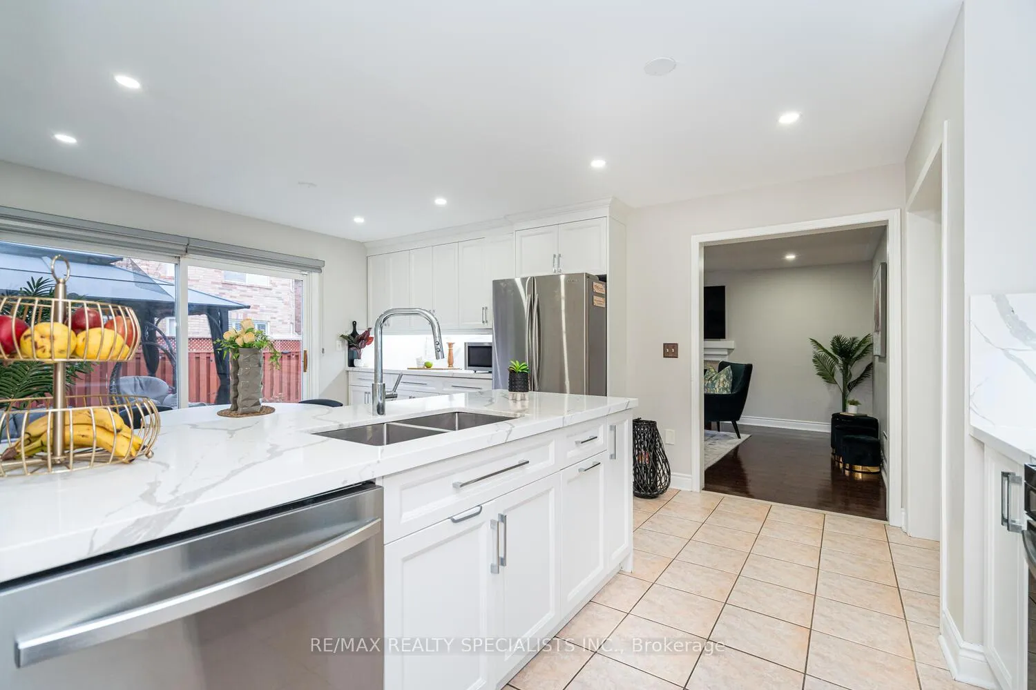 Photo 12 of 30 Bowsfield Drive, Brampton, Vales of Castlemore — HOMEH