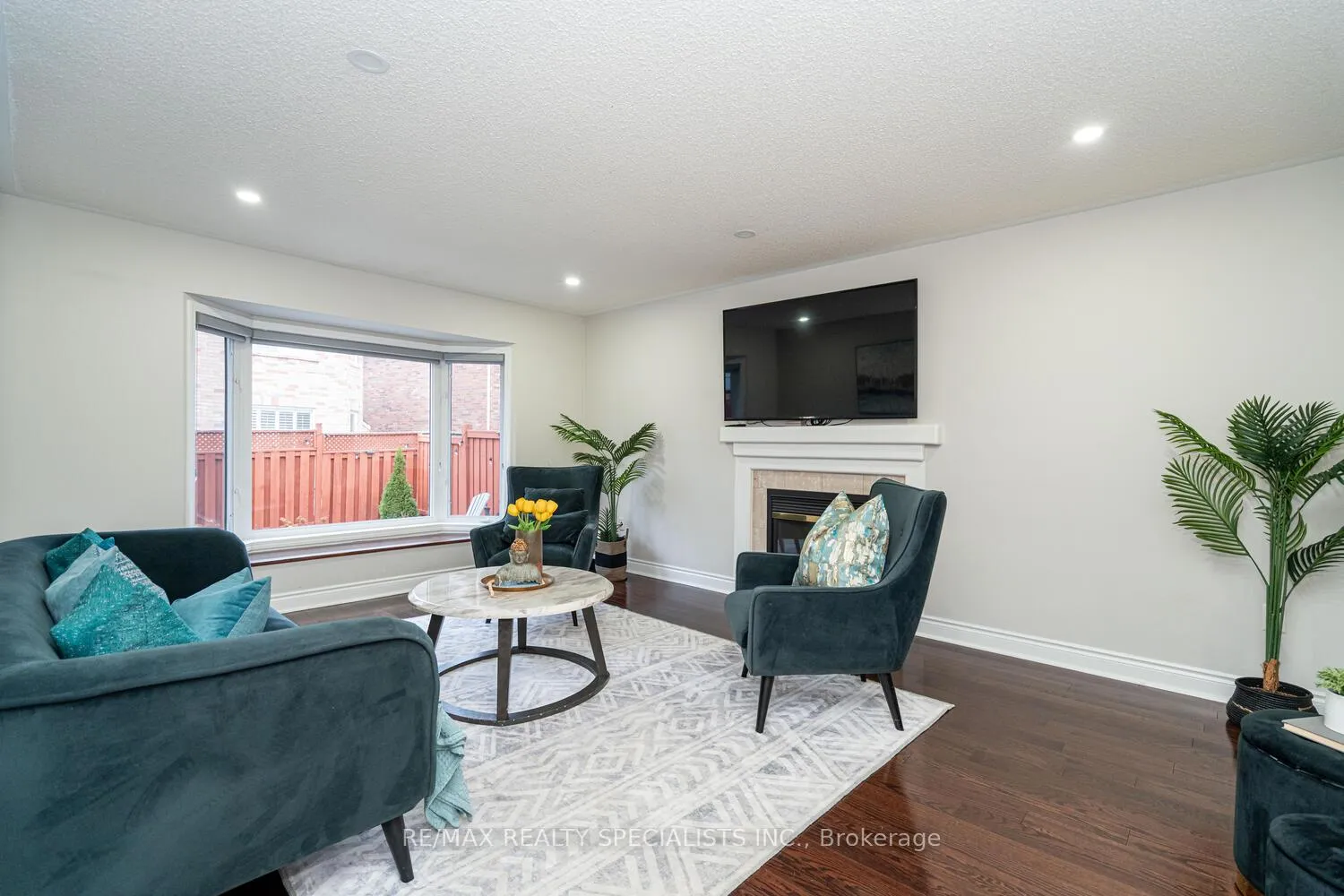 Photo 15 of 30 Bowsfield Drive, Brampton, Vales of Castlemore — HOMEH