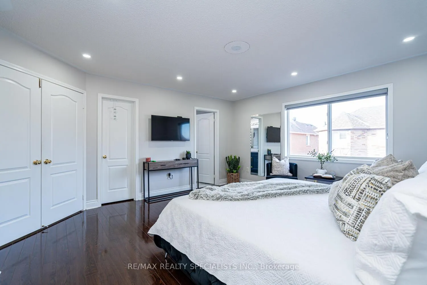 Photo 28 of 30 Bowsfield Drive, Brampton, Vales of Castlemore — HOMEH