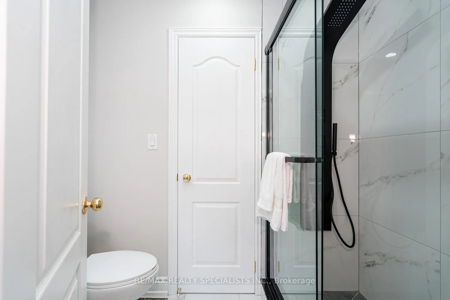 Photo 32 of 30 Bowsfield Drive, Brampton, Vales of Castlemore — HOMEH