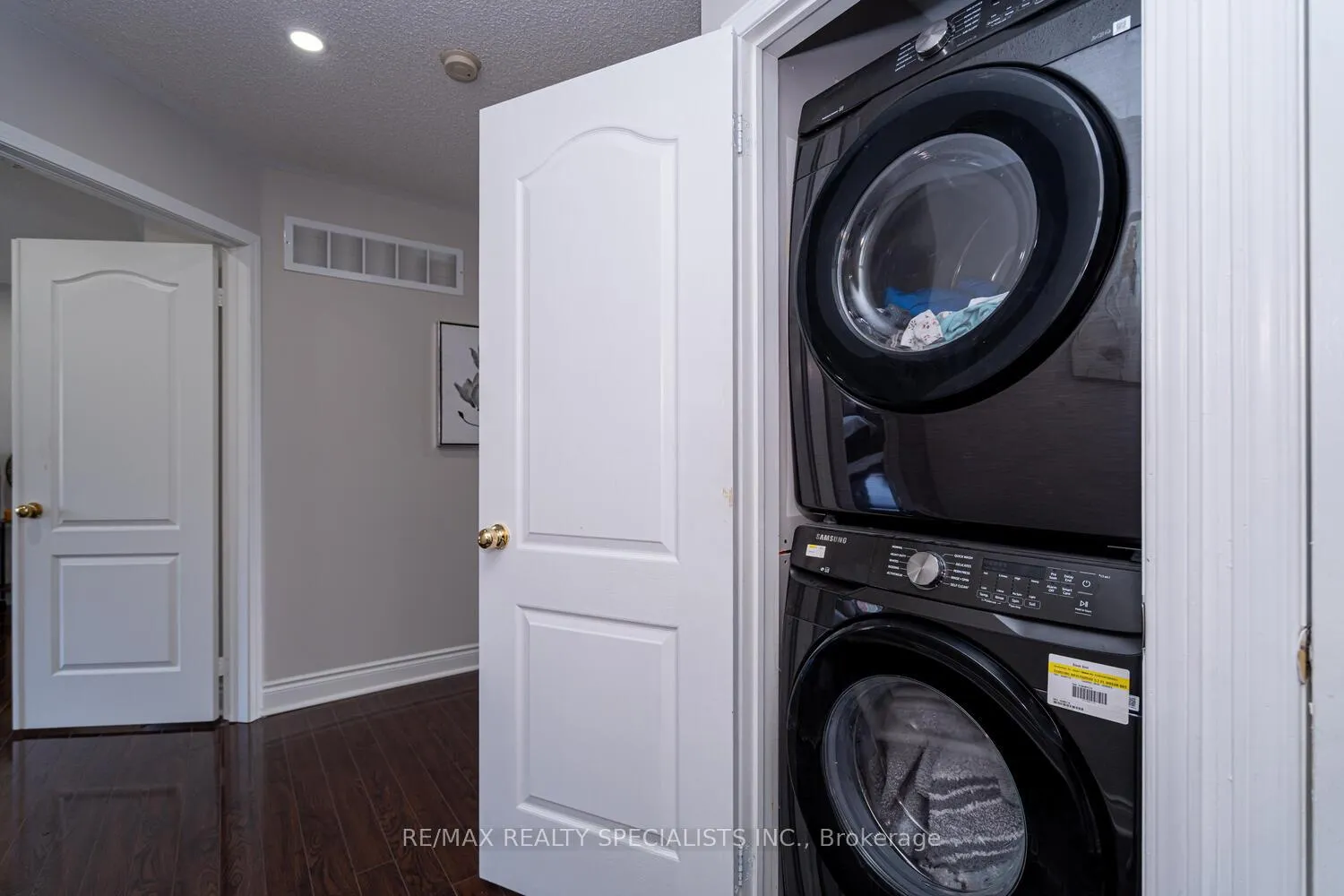 Photo 35 of 30 Bowsfield Drive, Brampton, Vales of Castlemore — HOMEH
