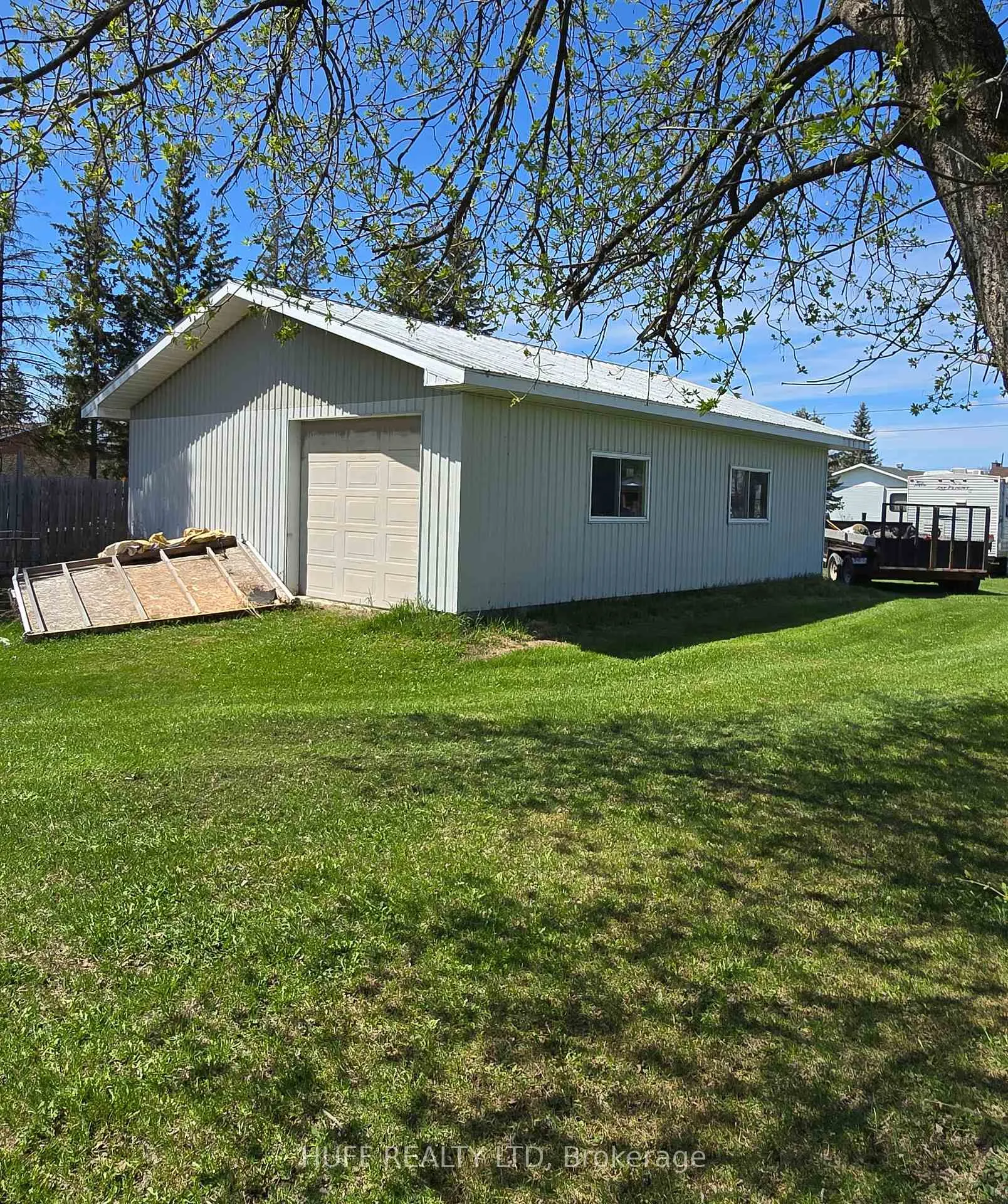 Photo 3 of 116 4th Avenue, Englehart — HOMEH