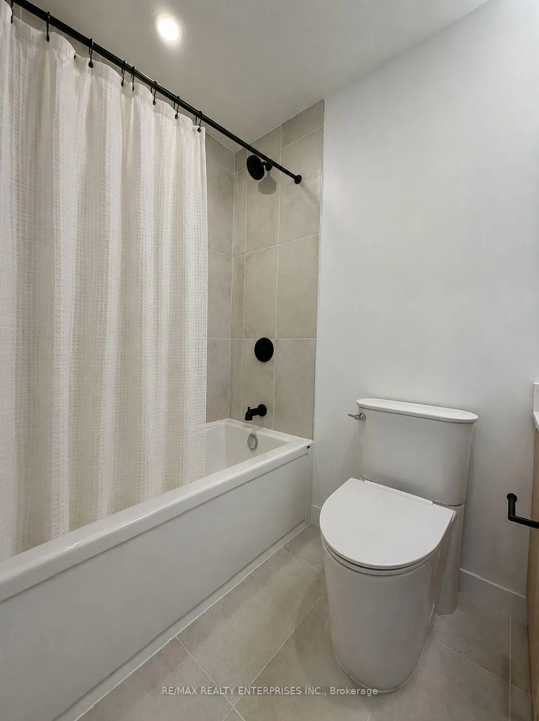 Photo 7 of Unit 114, 4878 Powers Common, Burlington, Alton — HOMEH