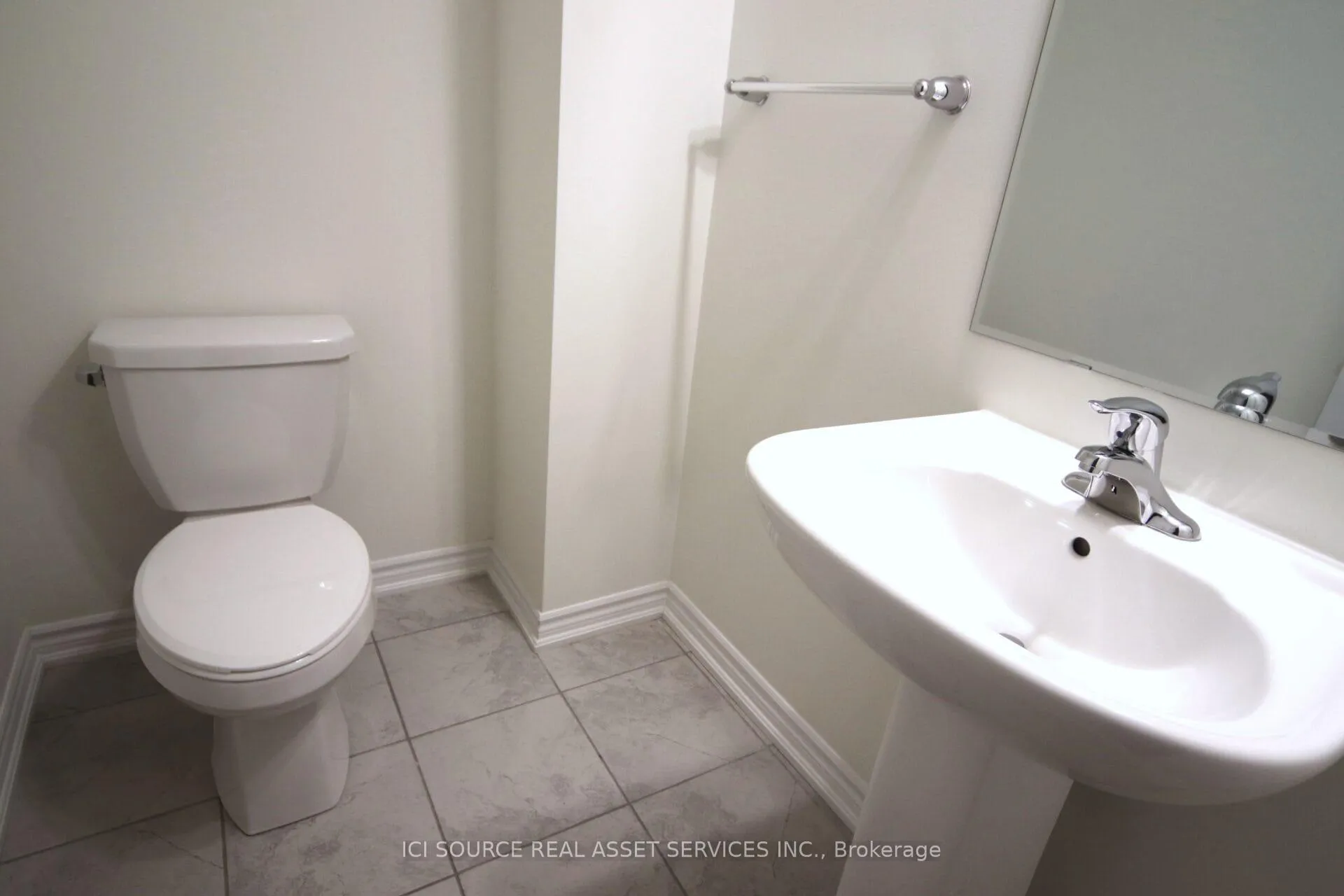 Photo 5 of Unit 16, 250 Lagerfeld Drive, Brampton, Northwest Brampton — HOMEH
