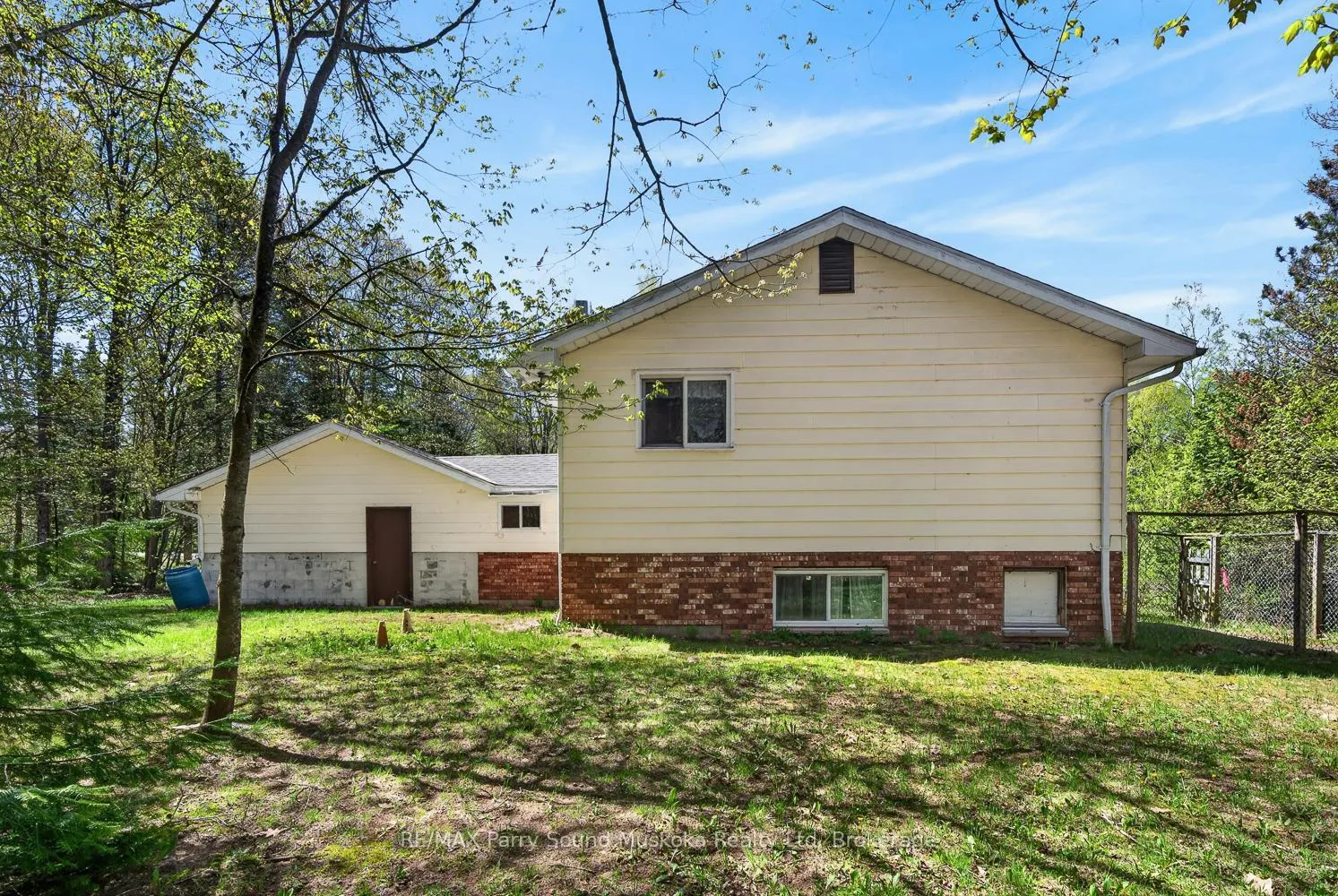Photo 4 of 29 Stoneman Drive, Seguin — HOMEH