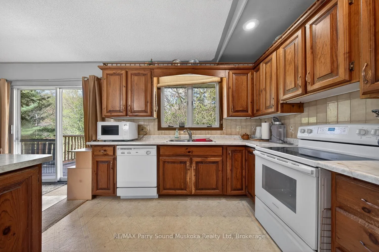 Photo 19 of 29 Stoneman Drive, Seguin — HOMEH