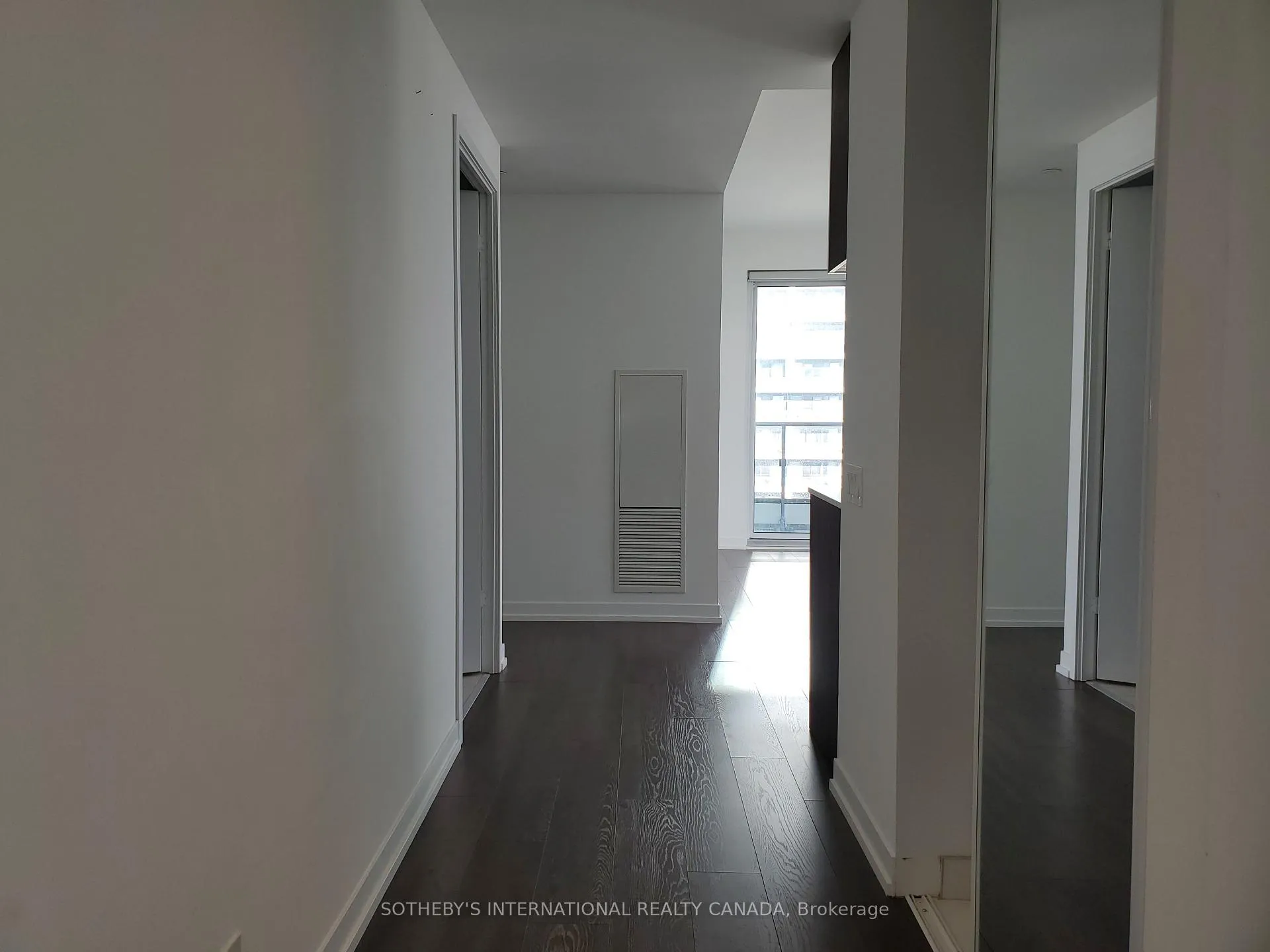 Photo 2 of Unit 4102, 5 Buttermill Avenue, Vaughan, Concord — HOMEH