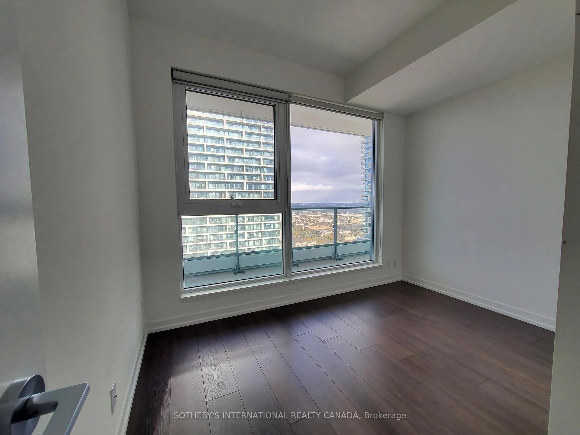 Photo 10 of Unit 4102, 5 Buttermill Avenue, Vaughan, Concord — HOMEH