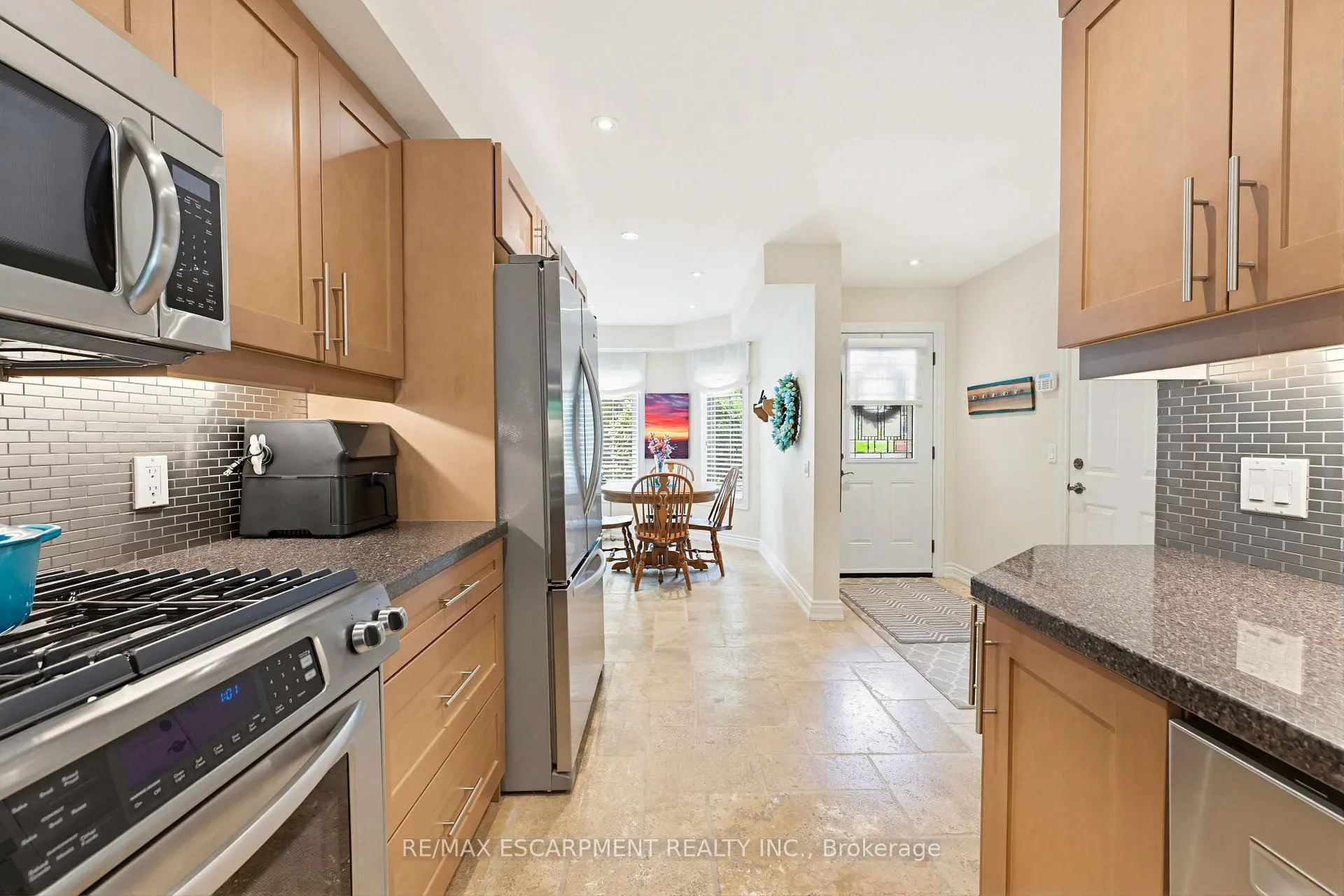 Photo 7 of Unit 13, 1735 The Collegeway, Mississauga, Erin Mills — HOMEH