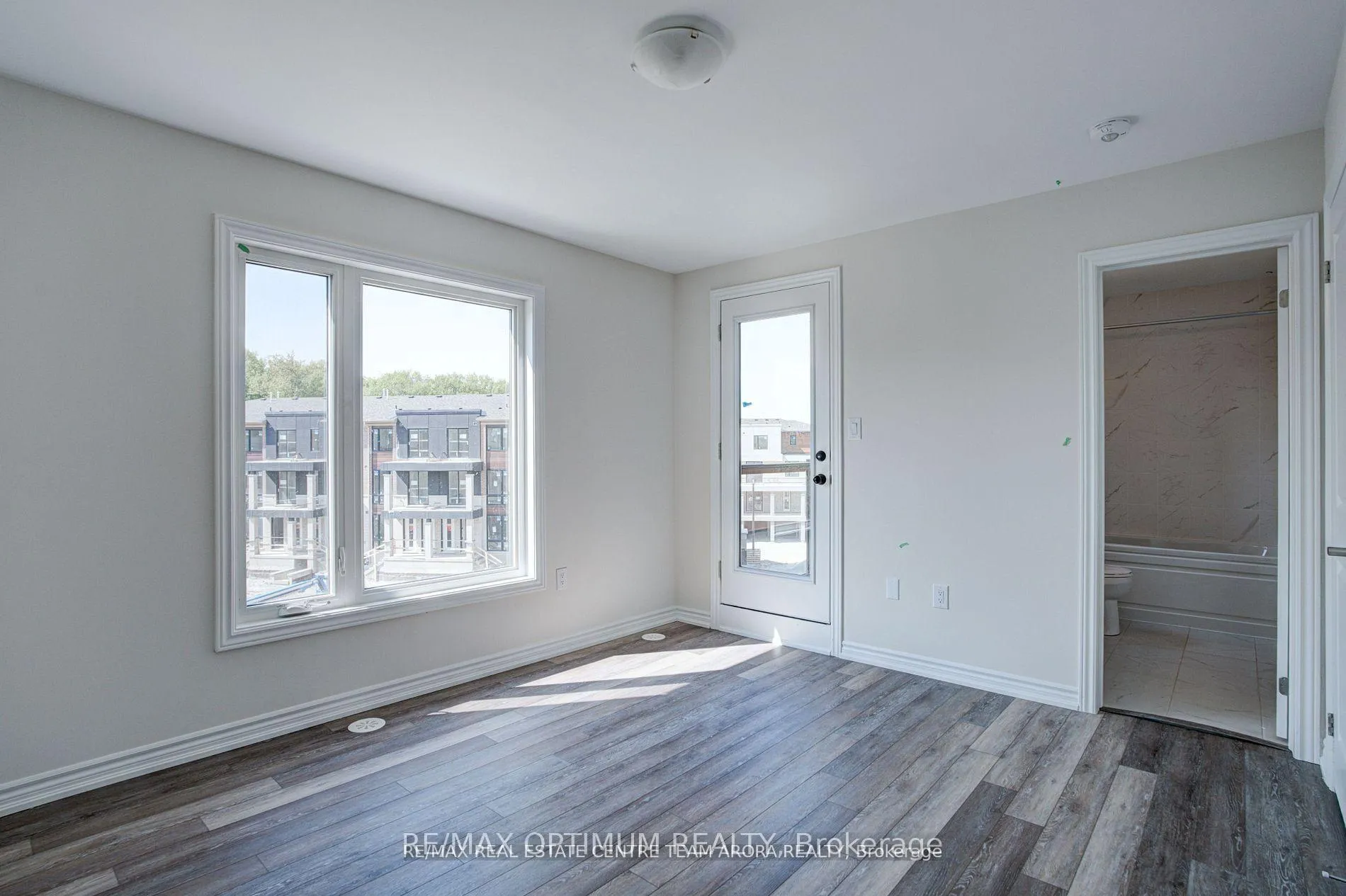 Photo 10 of Unit 14, 20 Knotsberry Circle, Brampton, Bram West — HOMEH