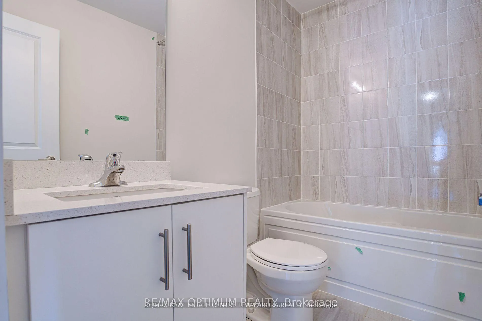 Photo 11 of Unit 14, 20 Knotsberry Circle, Brampton, Bram West — HOMEH