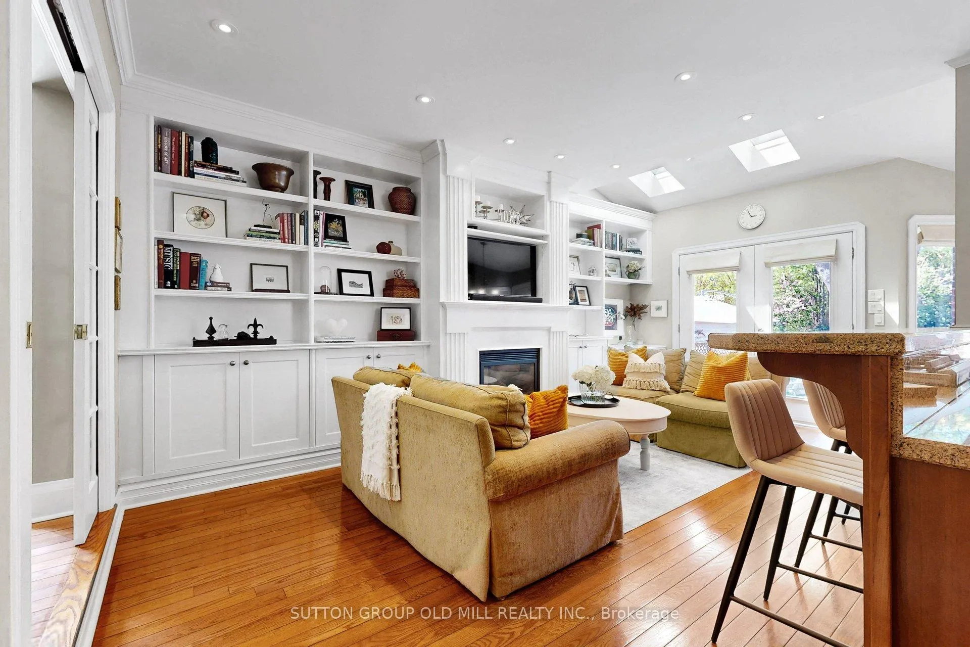 Photo 13 of 12 Jasmine Avenue, Etobicoke, Long Branch — HOMEH