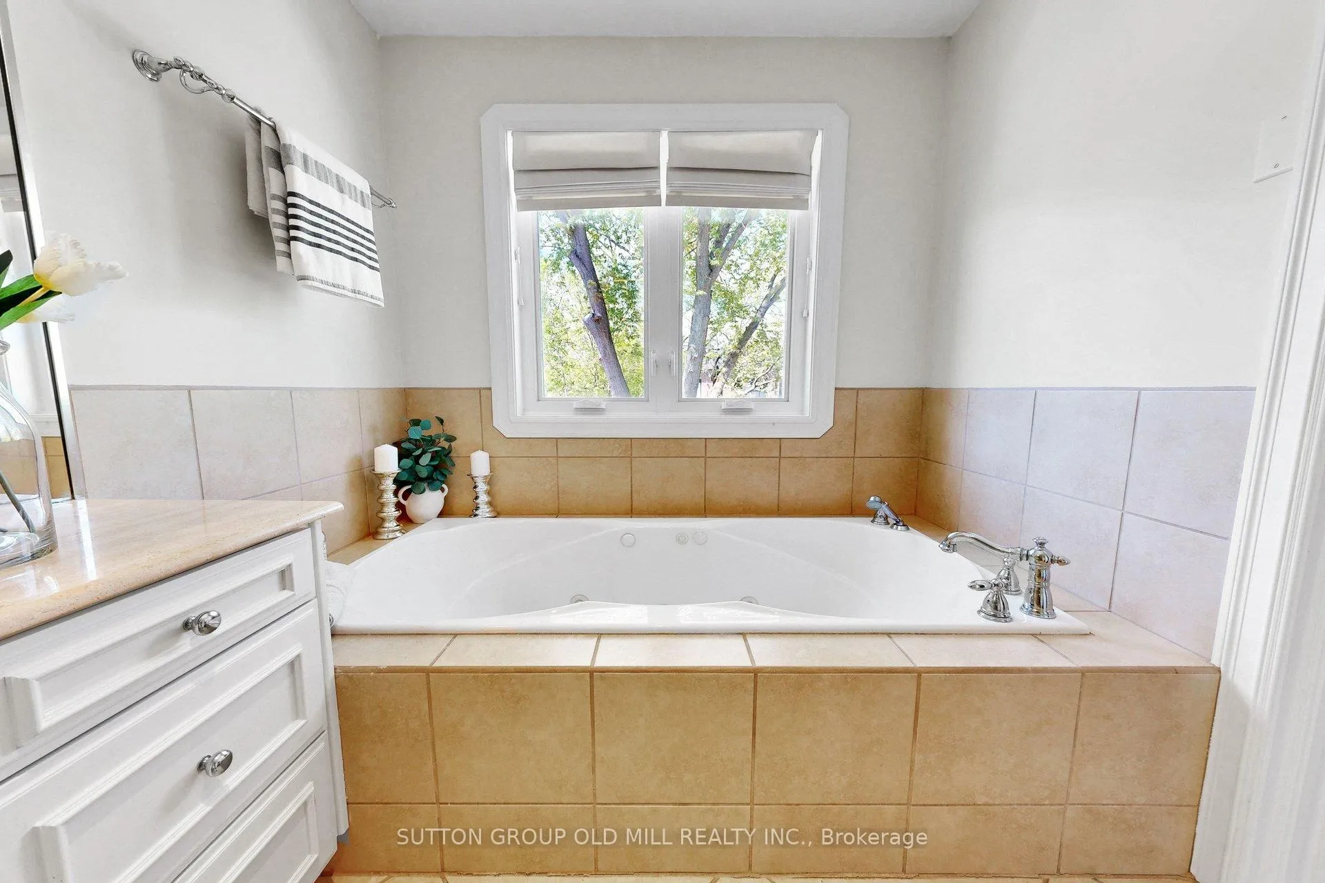 Photo 24 of 12 Jasmine Avenue, Etobicoke, Long Branch — HOMEH