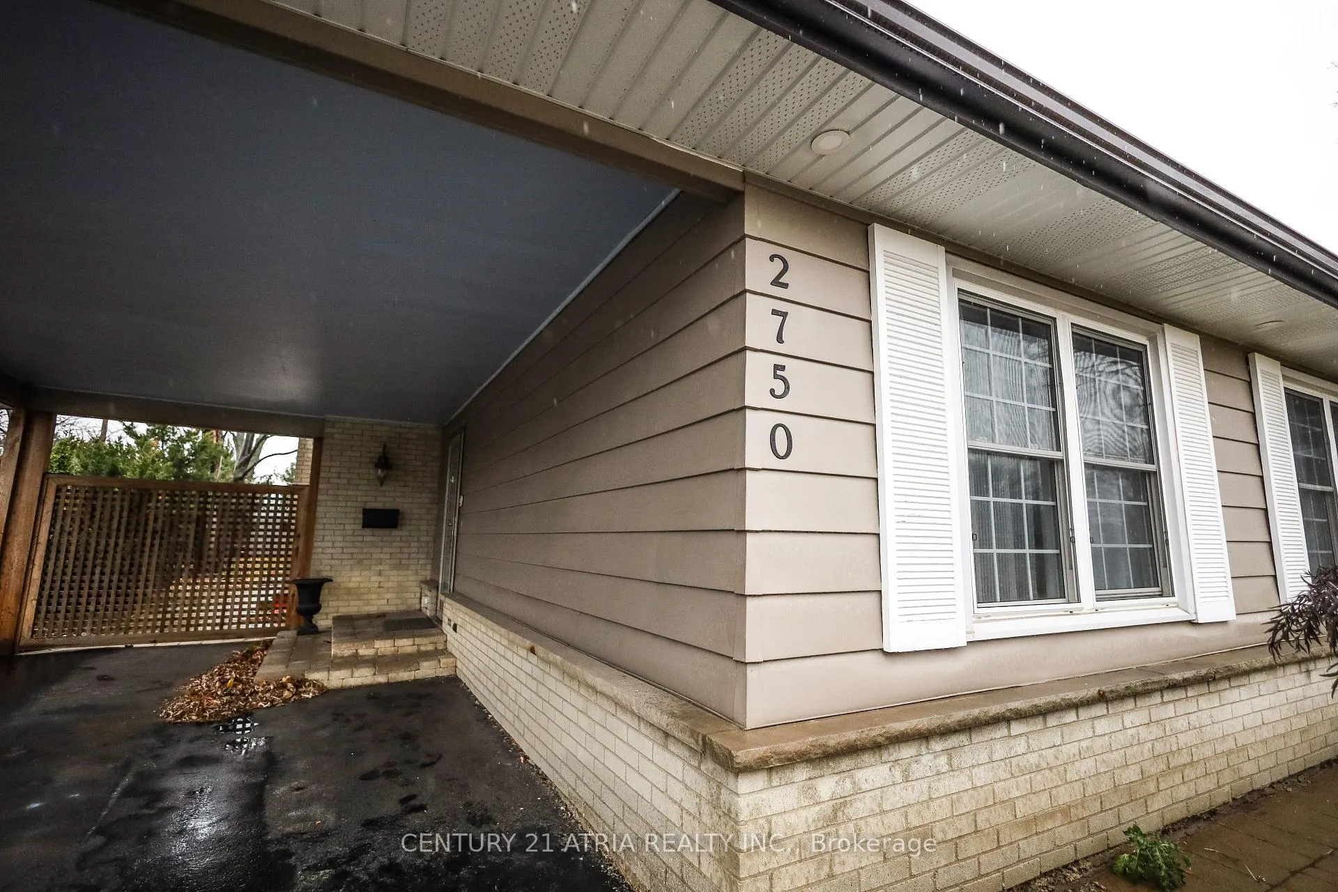Photo 4 of 2750 Barnstone Crescent, Mississauga, Sheridan — HOMEH